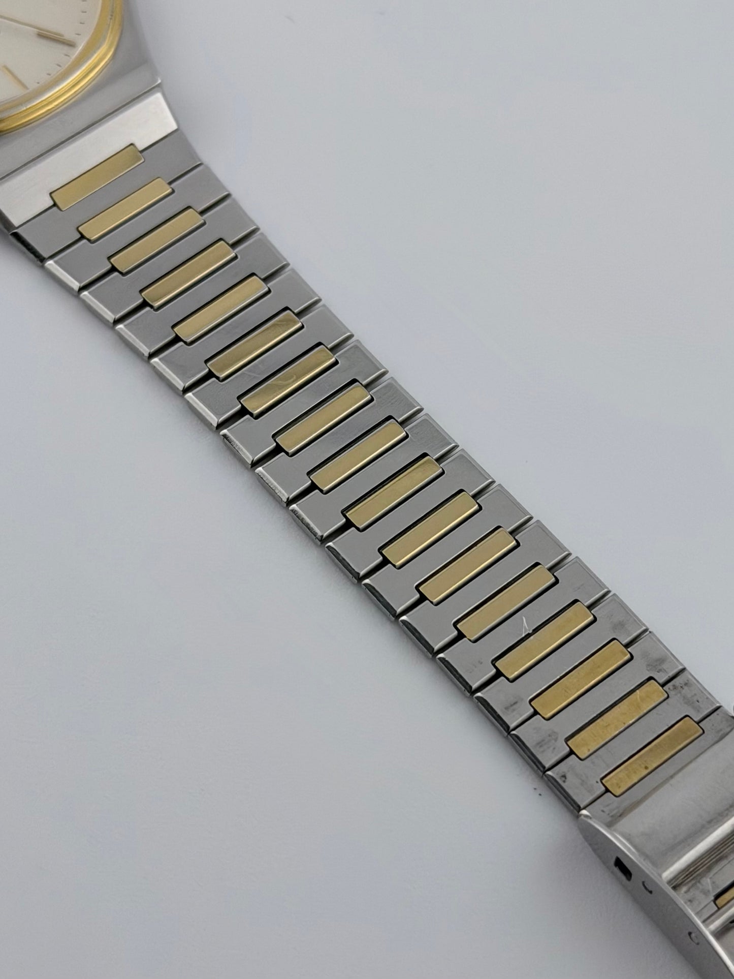 Longines Quartz Date 40.2.68332 - Original Box and Papers