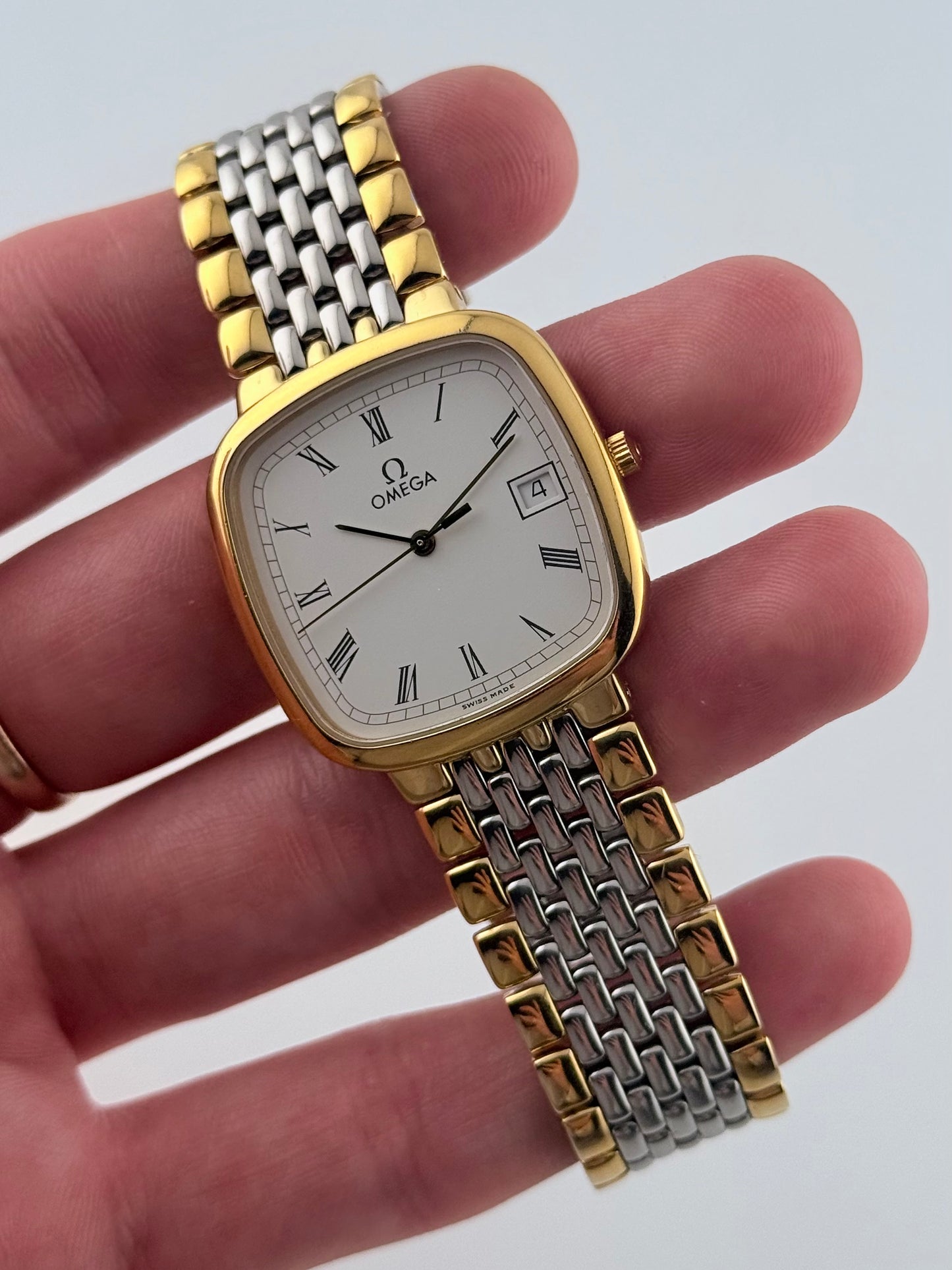 Omega De Ville Quartz Date 396.1017  - Original Box & Bracelet