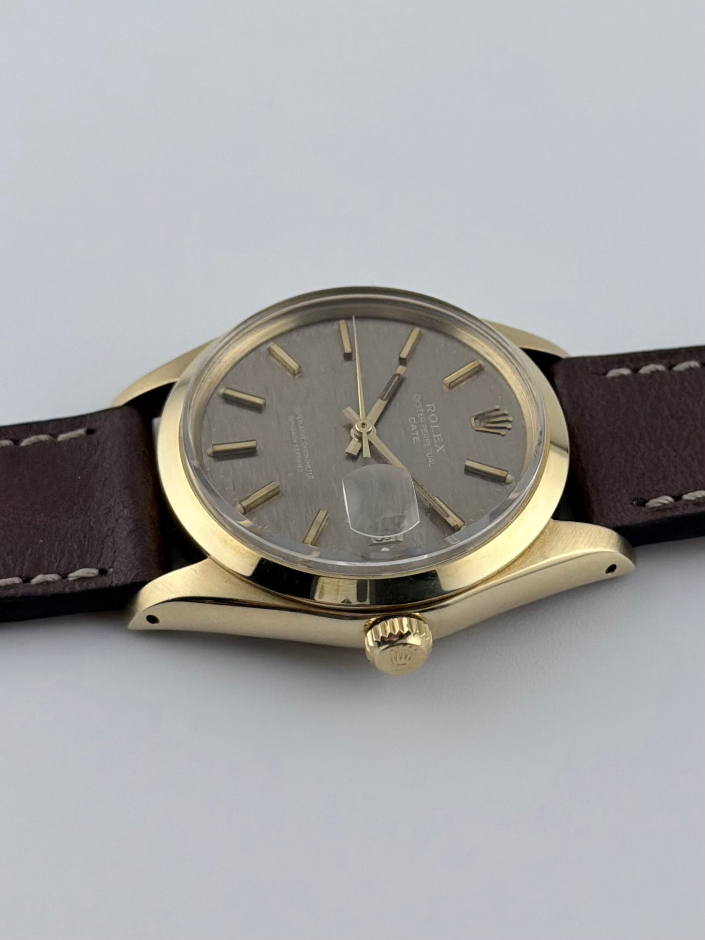 Rolex Oyster Perpetual Date Automatic - 1500 - 14k Gold - Rare Shantung Dial