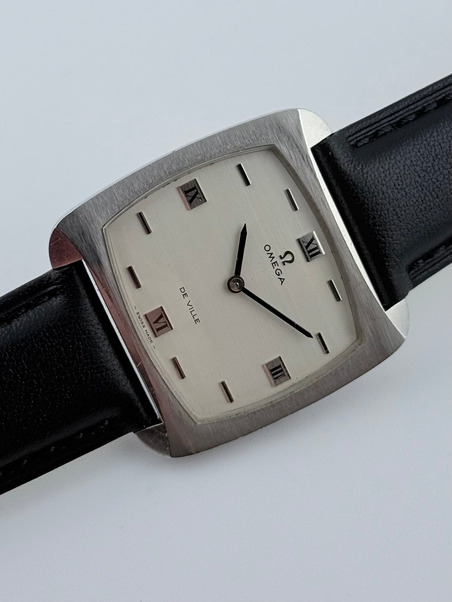 Omega De Ville Manual Wind Rare TV Dial - 111.100