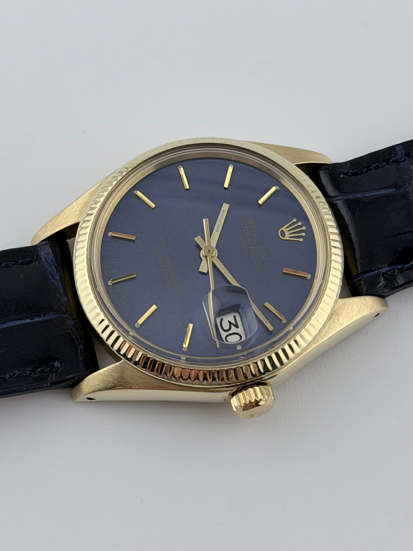 Rolex Oyster Perpetual Date Automatic - 1503 - Solid 14kt Gold - Rare Blue Dial