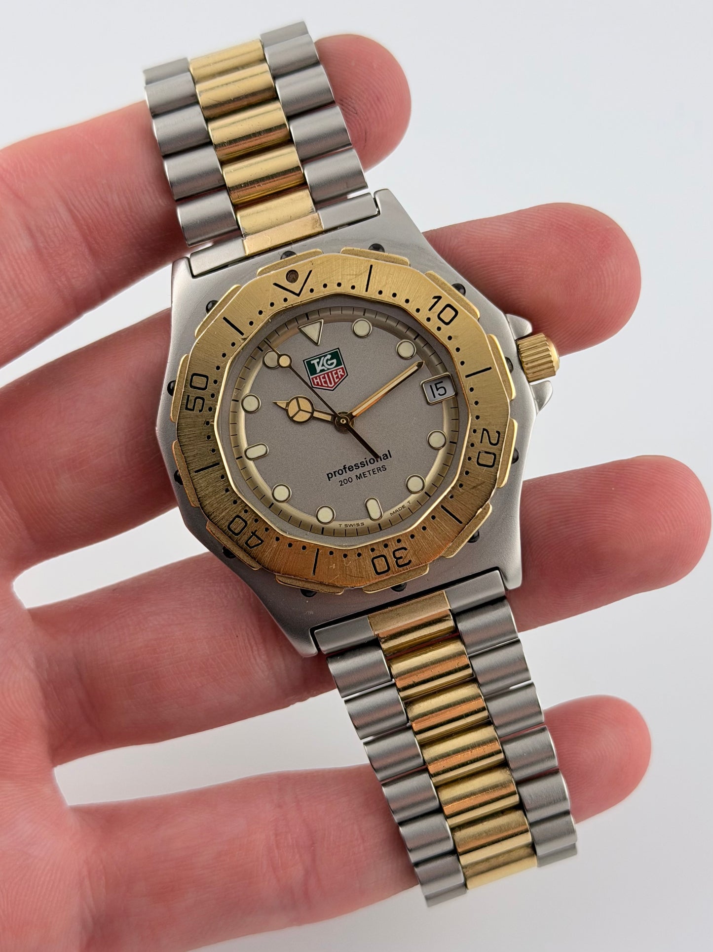 Tag Heuer Professional 200m Quartz Date - 934.206