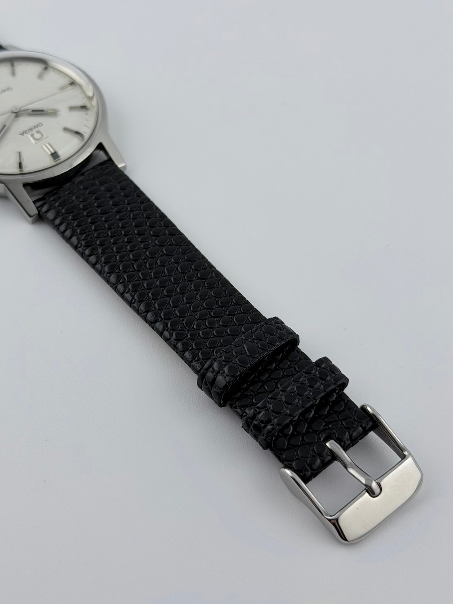 Omega Geneve Manual Wind 135.070 - Shantung Dial