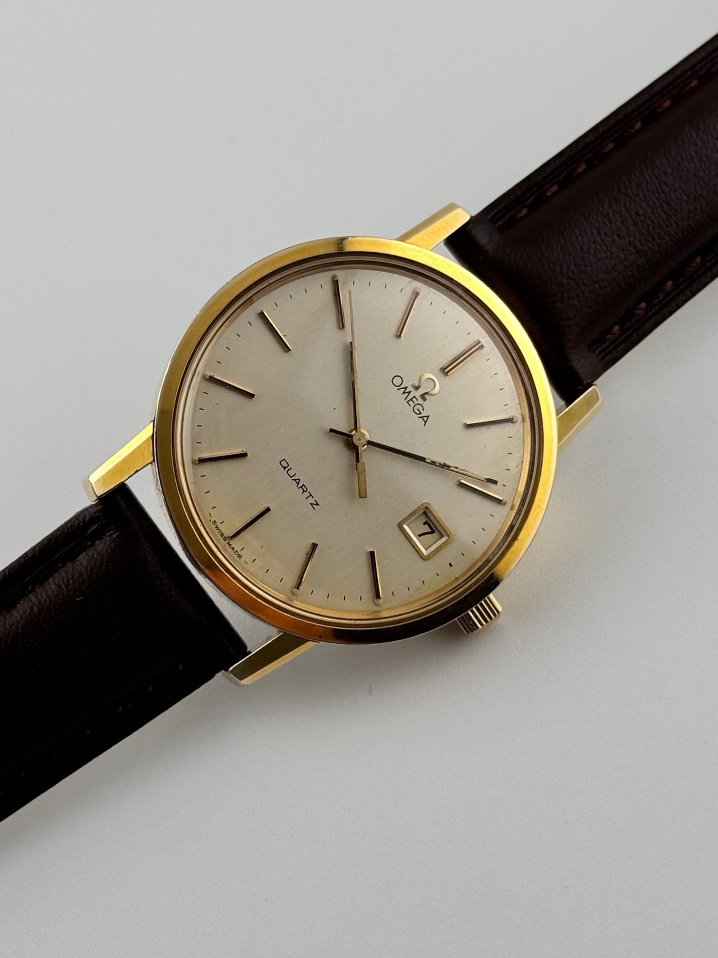 Omega Quartz Date - 196.0160