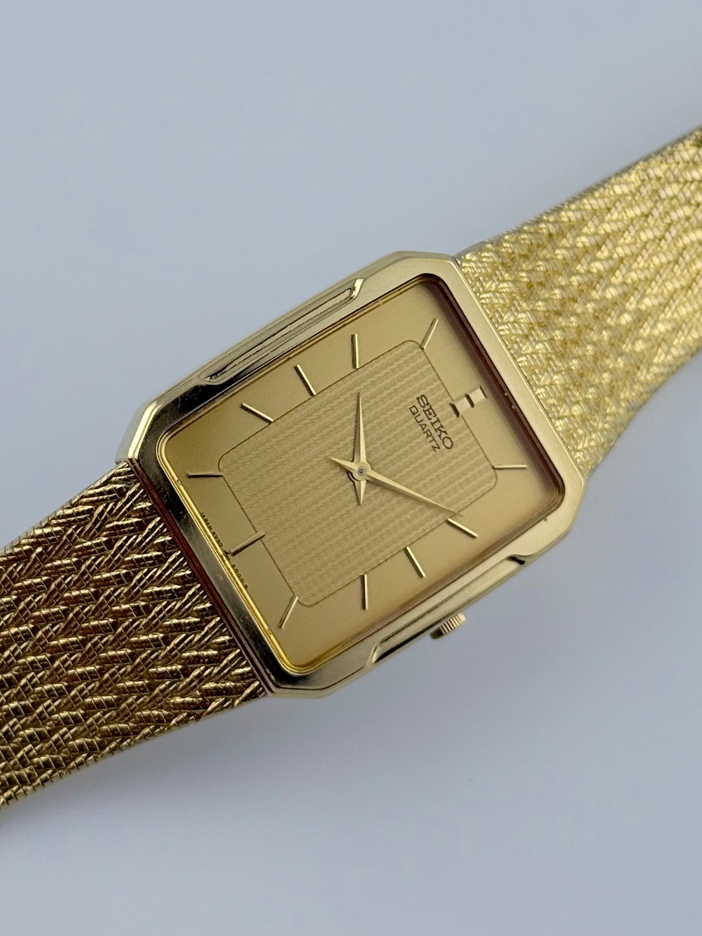 Seiko Tank Quartz 5Y30-5B49