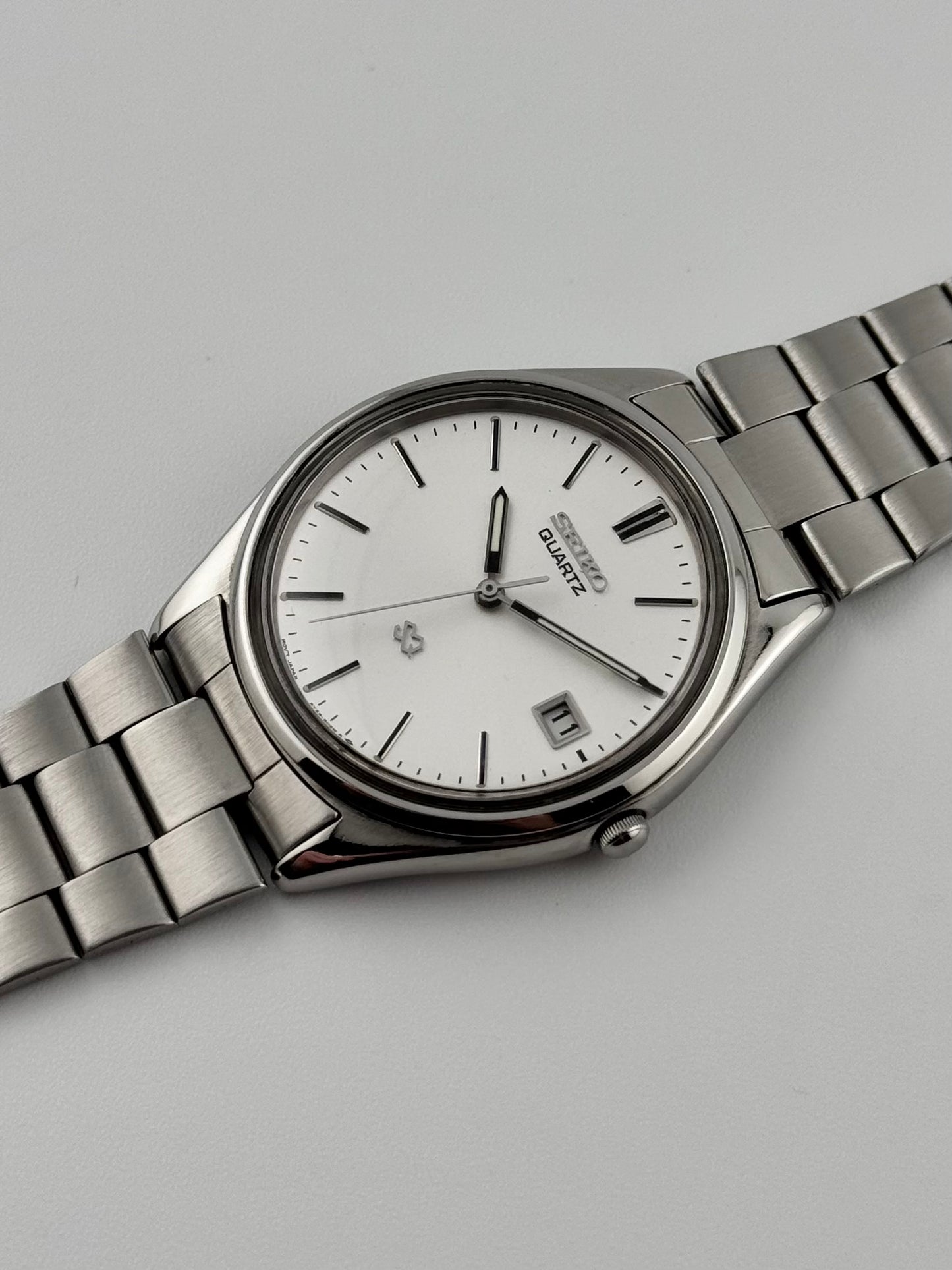 Seiko SQ Quartz Date - 5Y22-8020 Sunburst Dial