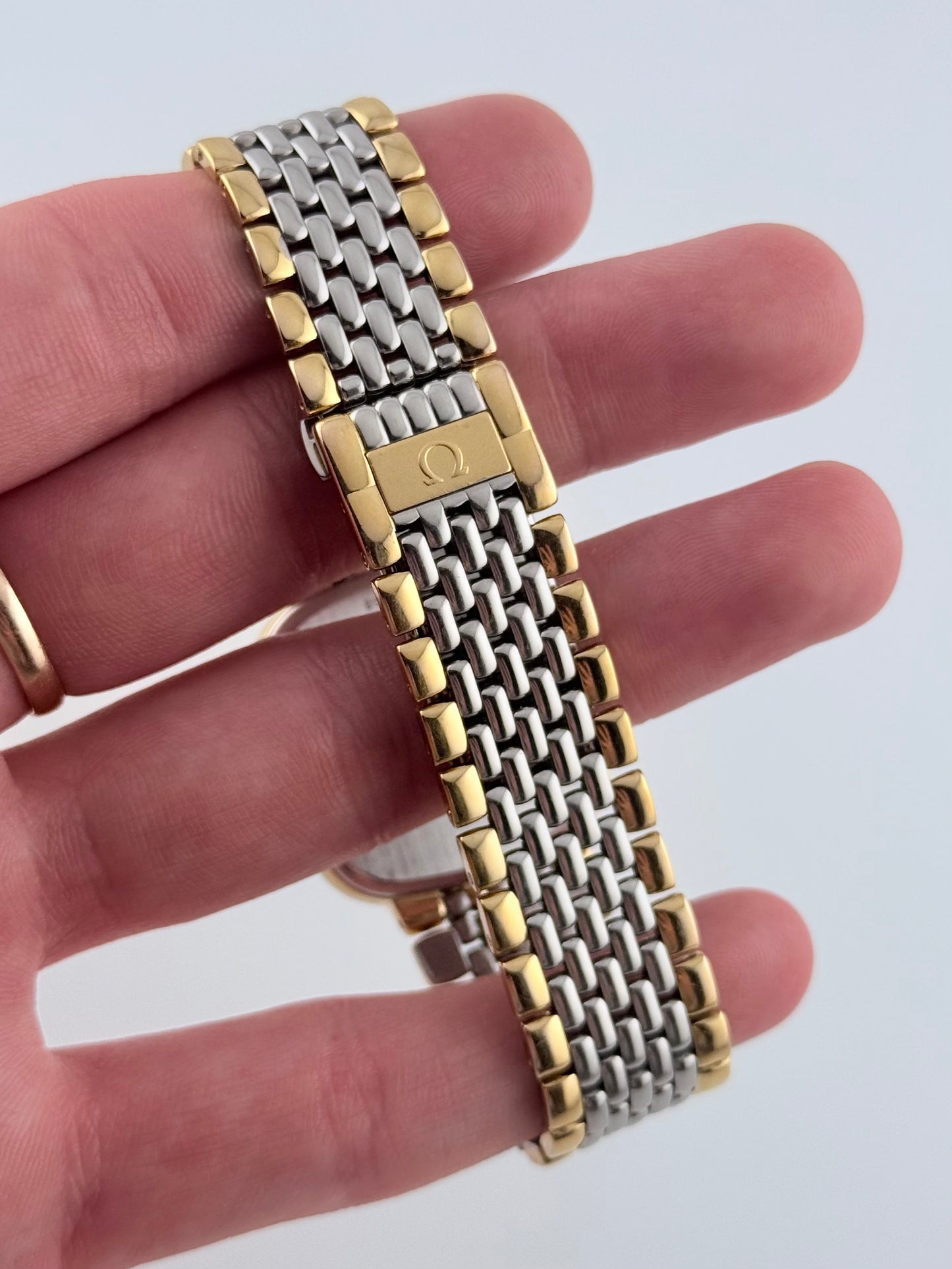 Omega De Ville Quartz Date 396.1017  - Original Box & Bracelet