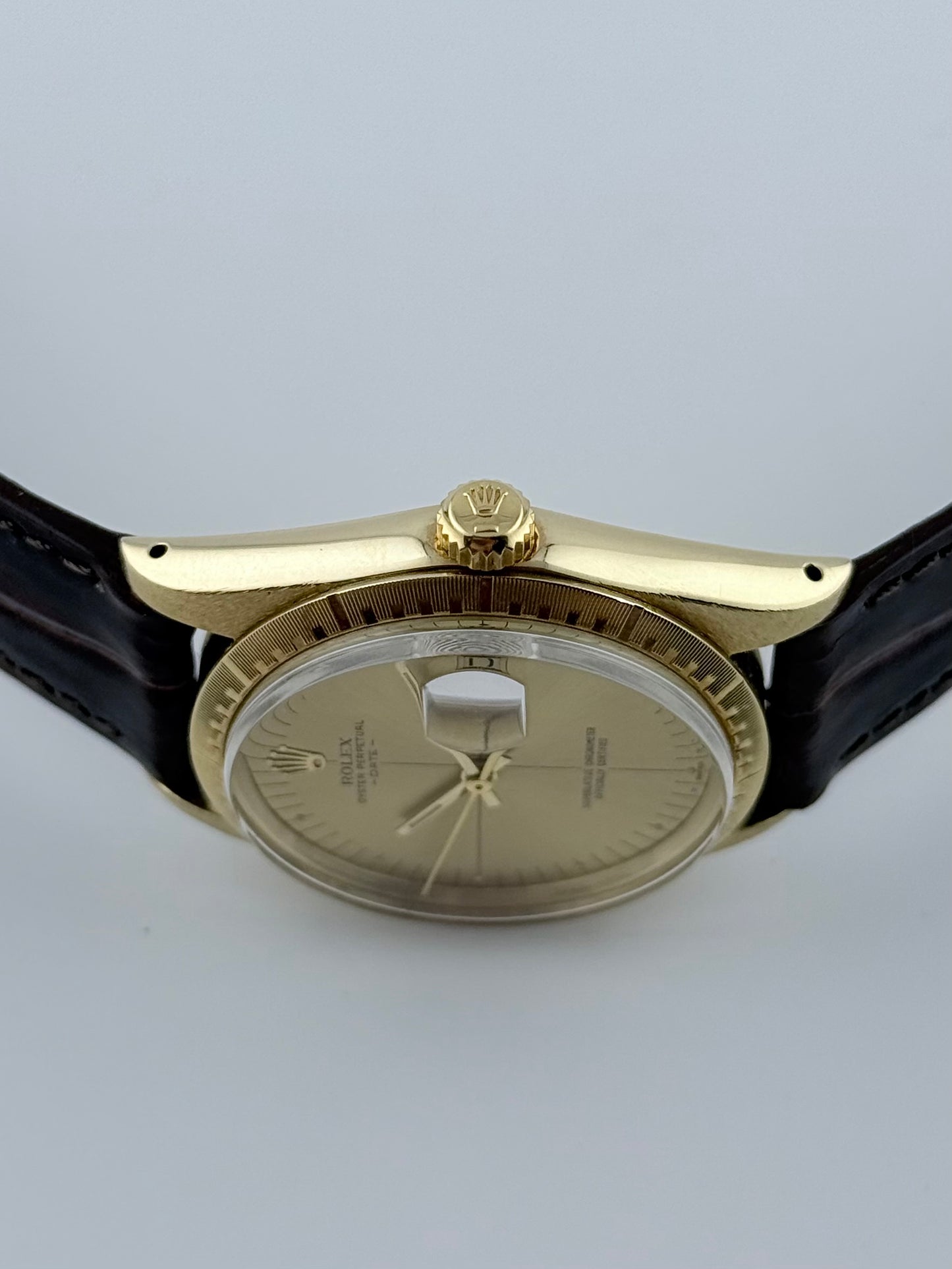 Rolex Oyster Perpetual Date Automatic - 1512 - Zephyr Dial - Solid 14ct Gold - Box and Papers