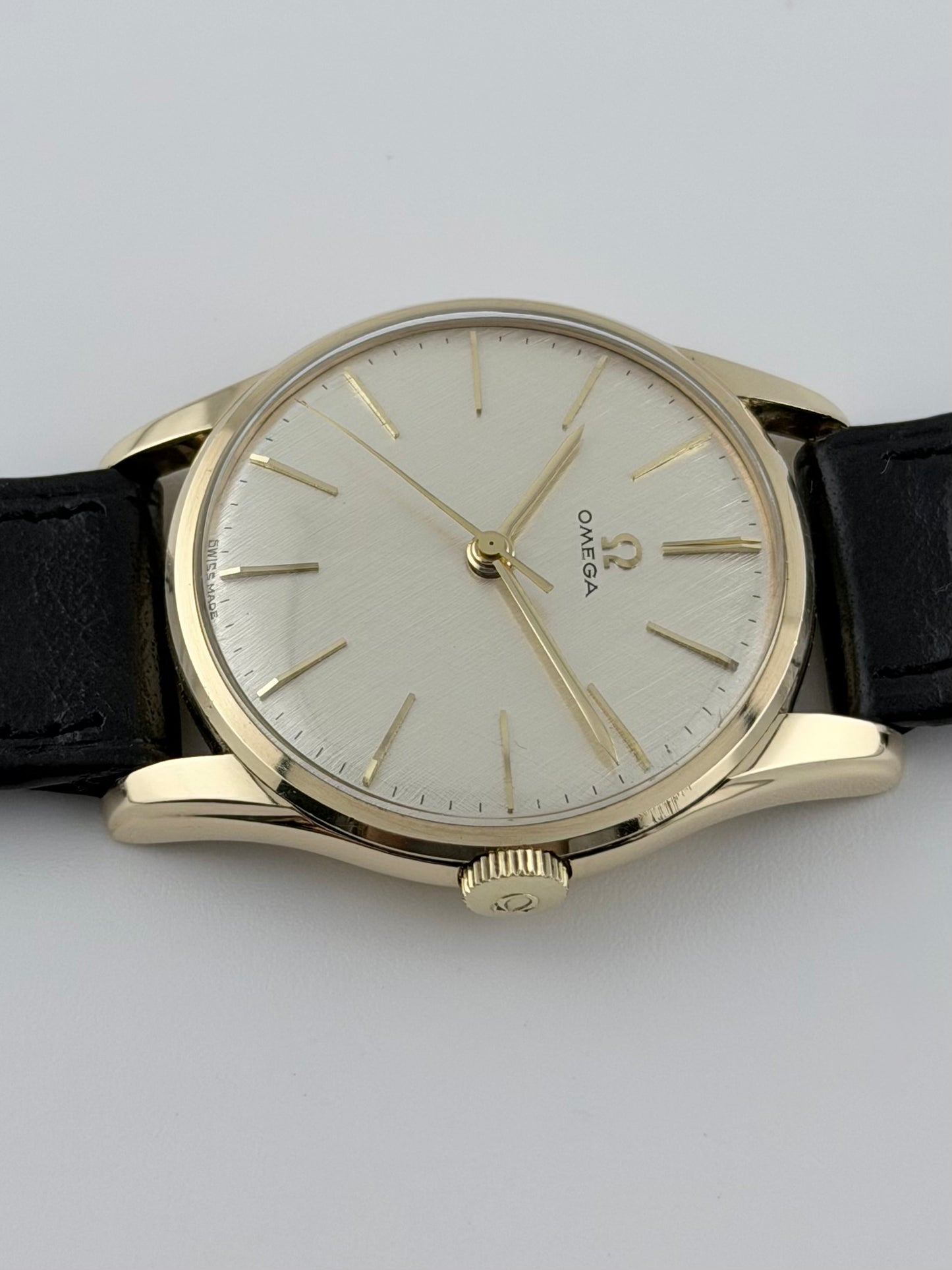 Omega Manual Wind 9ct Gold - 131.5405 - Linen Dial