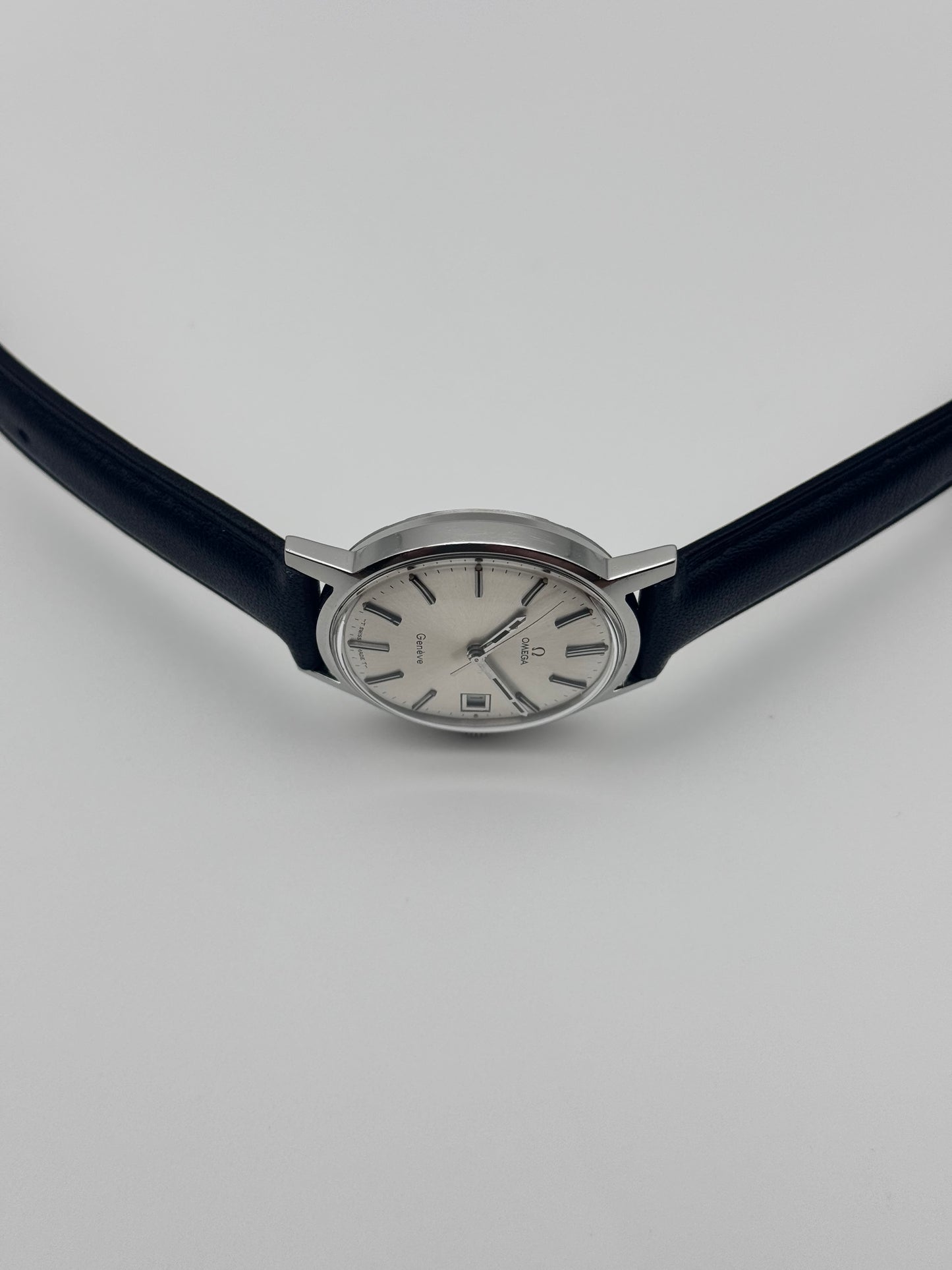 Omega Geneve Manual Wind Date 136.070 - Full Set - Box and Papers