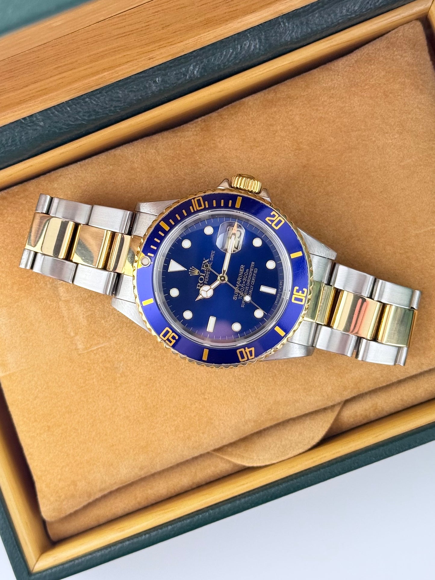 Rolex Oyster Perpetual Submariner Date - 16613 - Original Box