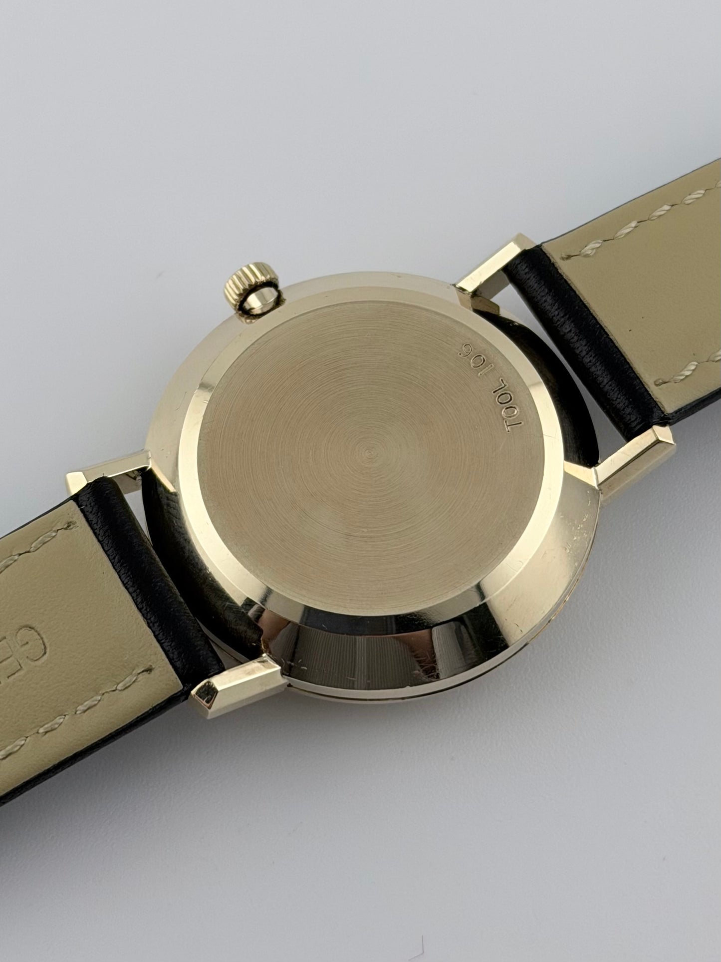 Omega De Ville Automatic Date 166.5161 - 9ct Solid Gold - Box and Papers!