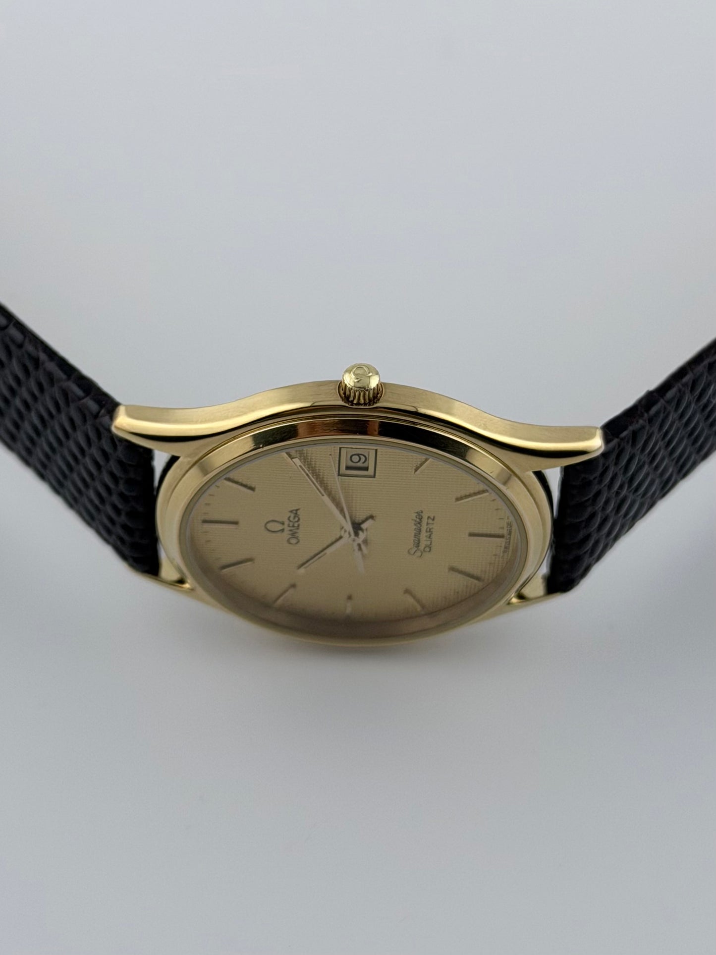 Omega Seamaster Quartz 196.0259 Date - Hobnail Dial