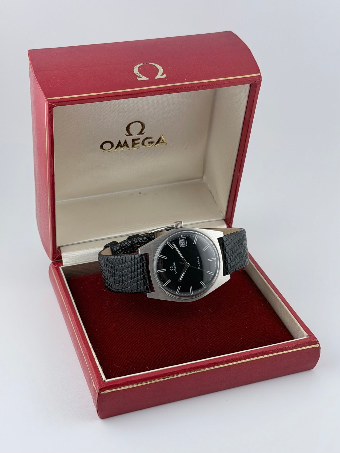 Omega Geneve Date Manual Wind 136.041