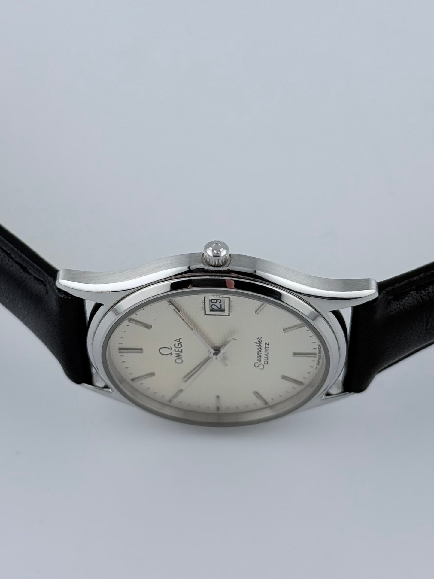 Omega Seamaster Quartz Date - 196.0251 - Waffle Dial - Box and Papers