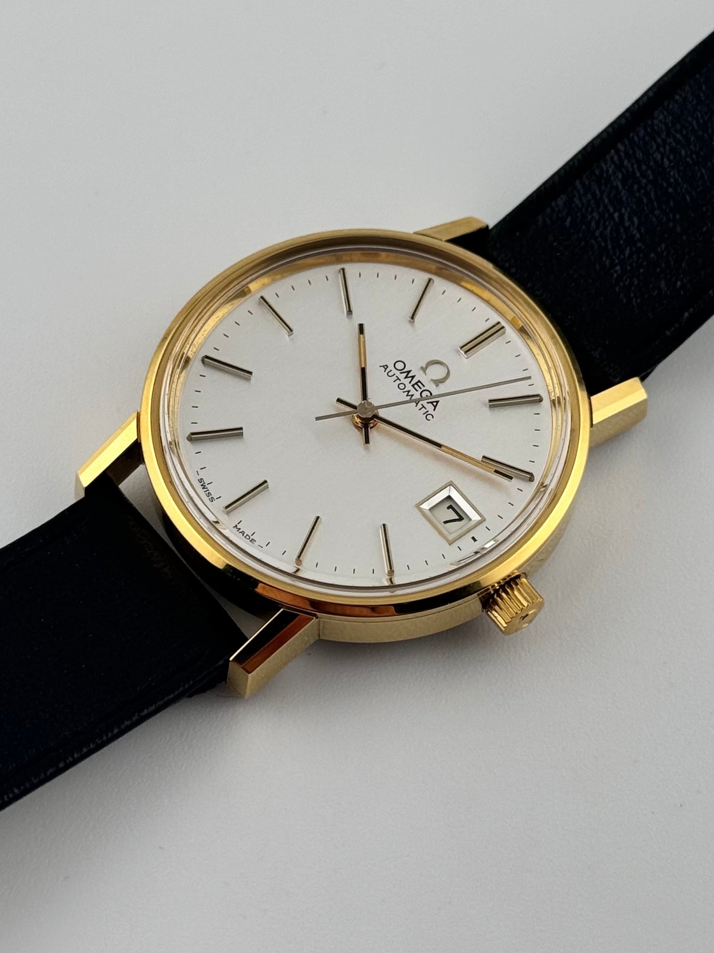 Omega Automatic Date 166.0202 - Box and papers - New Old Stock
