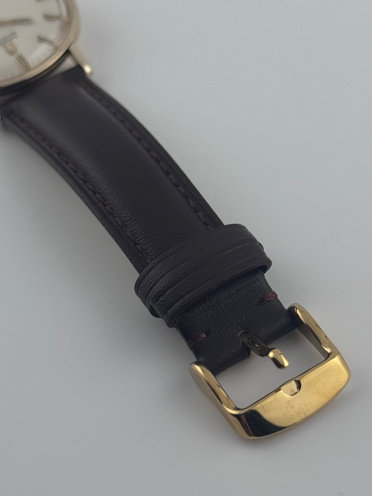 Omega De Ville Automatic Date 166.5020 - 9ct Solid Gold - Box and Papers!