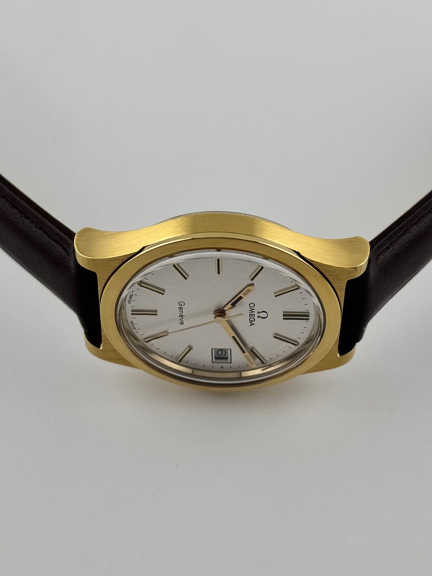 Omega Geneve Date Manual Wind - 136.0102 - Exceptional Condition