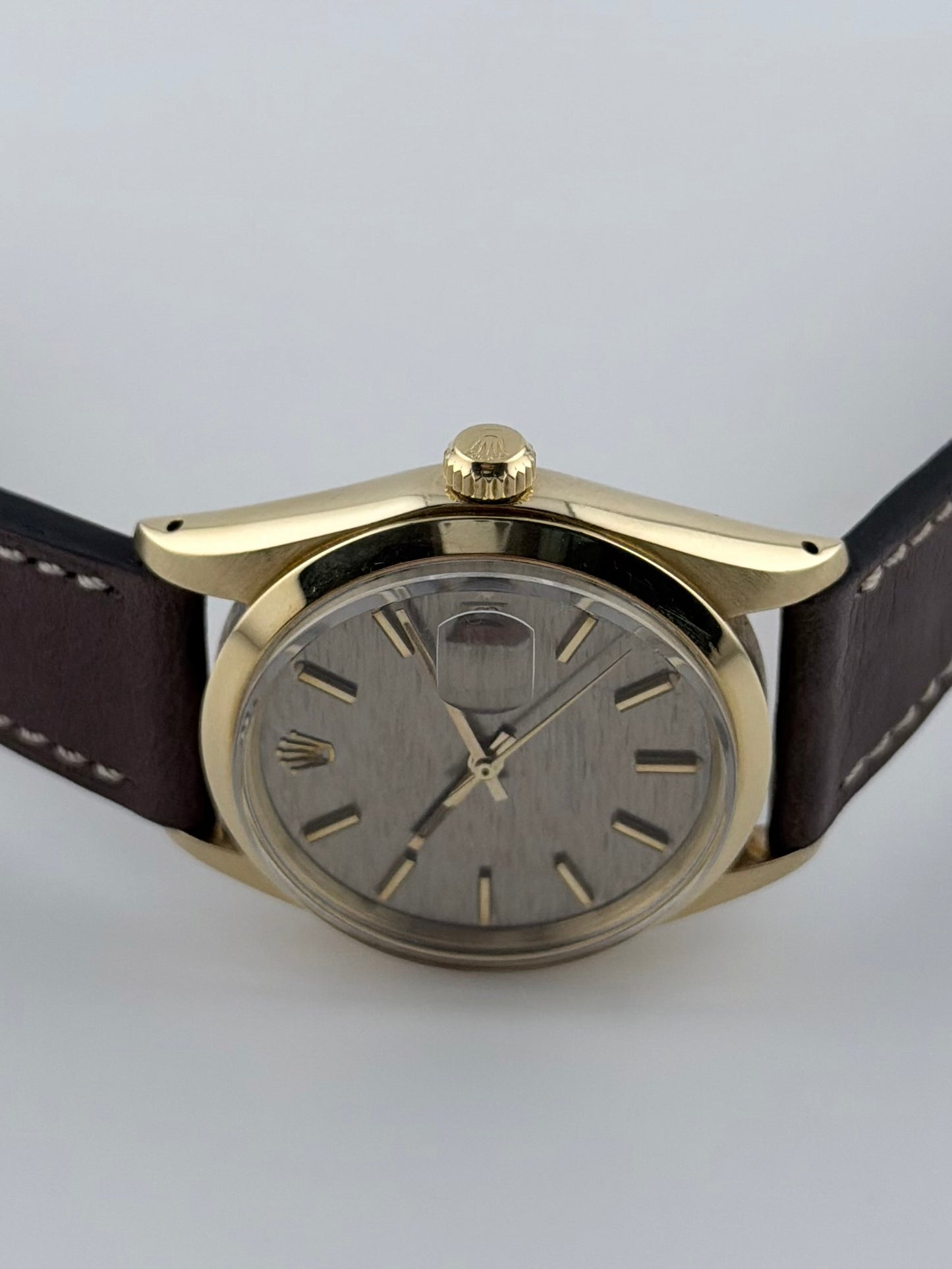 Rolex Oyster Perpetual Date Automatic - 1500 - 14k Gold - Rare Shantung Dial