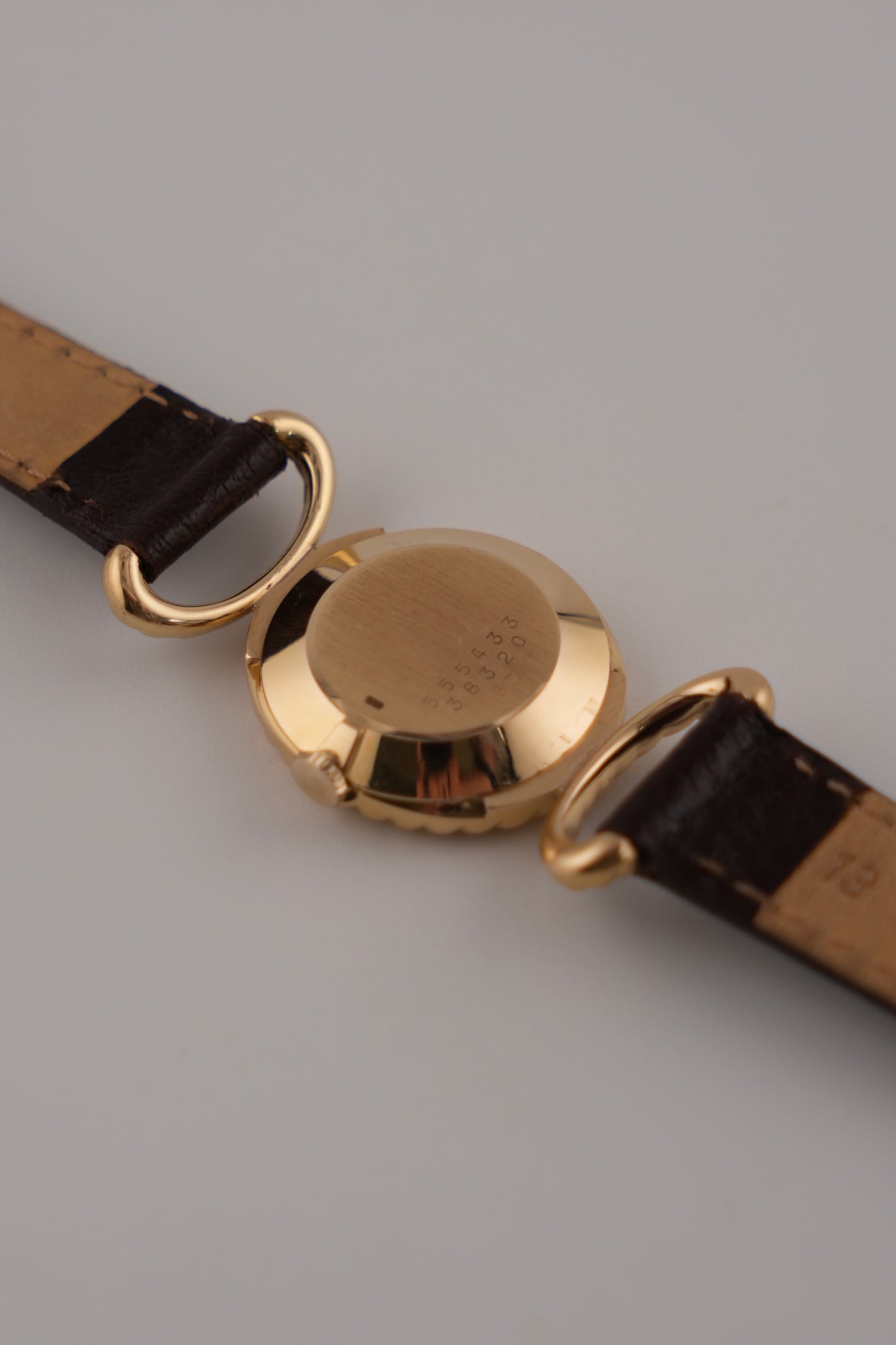 Baume Mercier Geneve Manual Wind Coral Dial - 38320 - solid 18ct Gold - Ladies