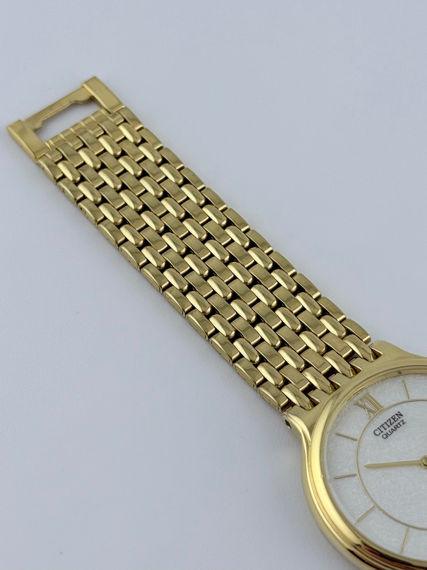 Citizen Quartz - Date 6115 - G10827 K