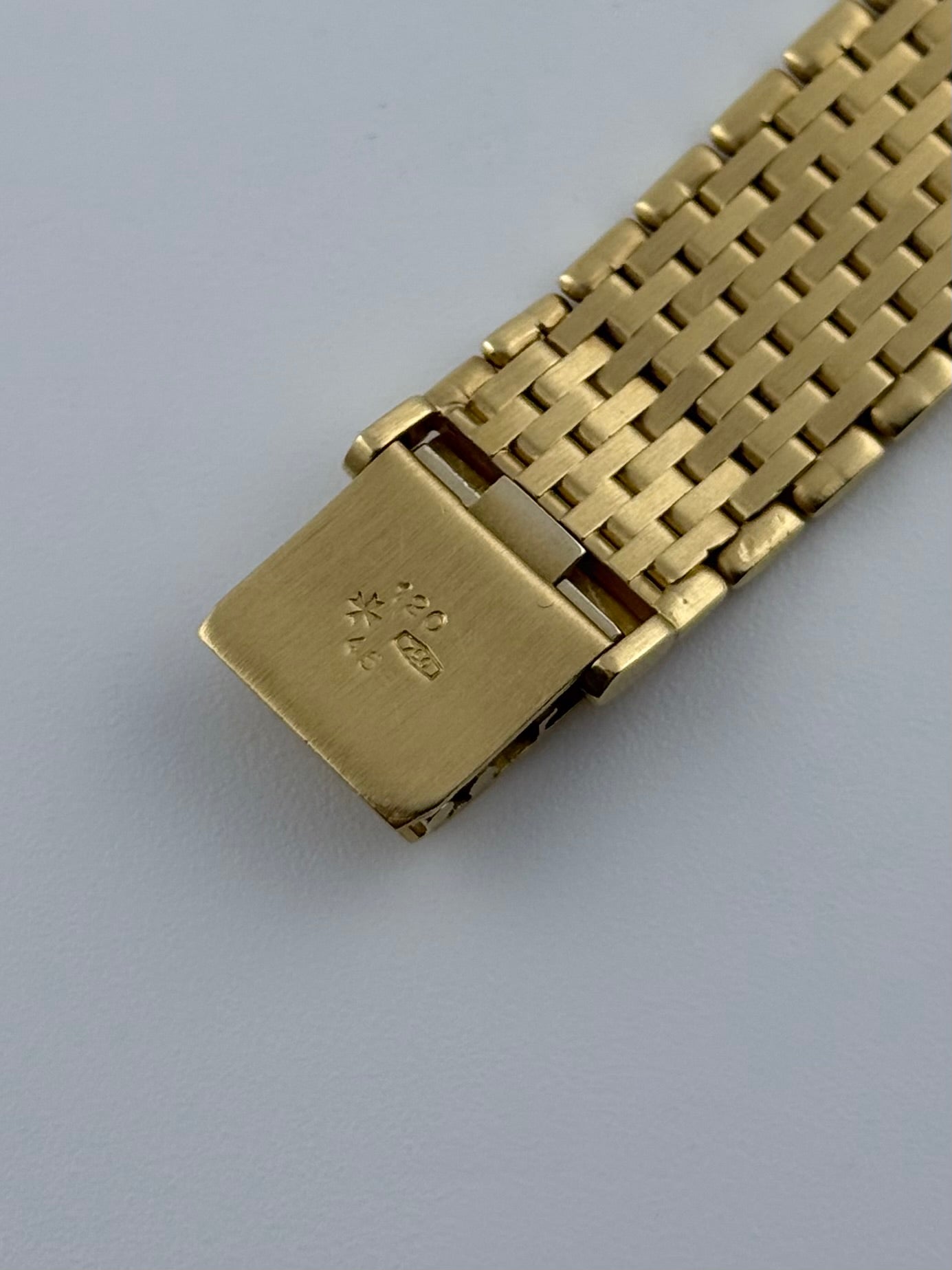 Vacheron Constantin Geneve Quartz - Solid 18ct Gold