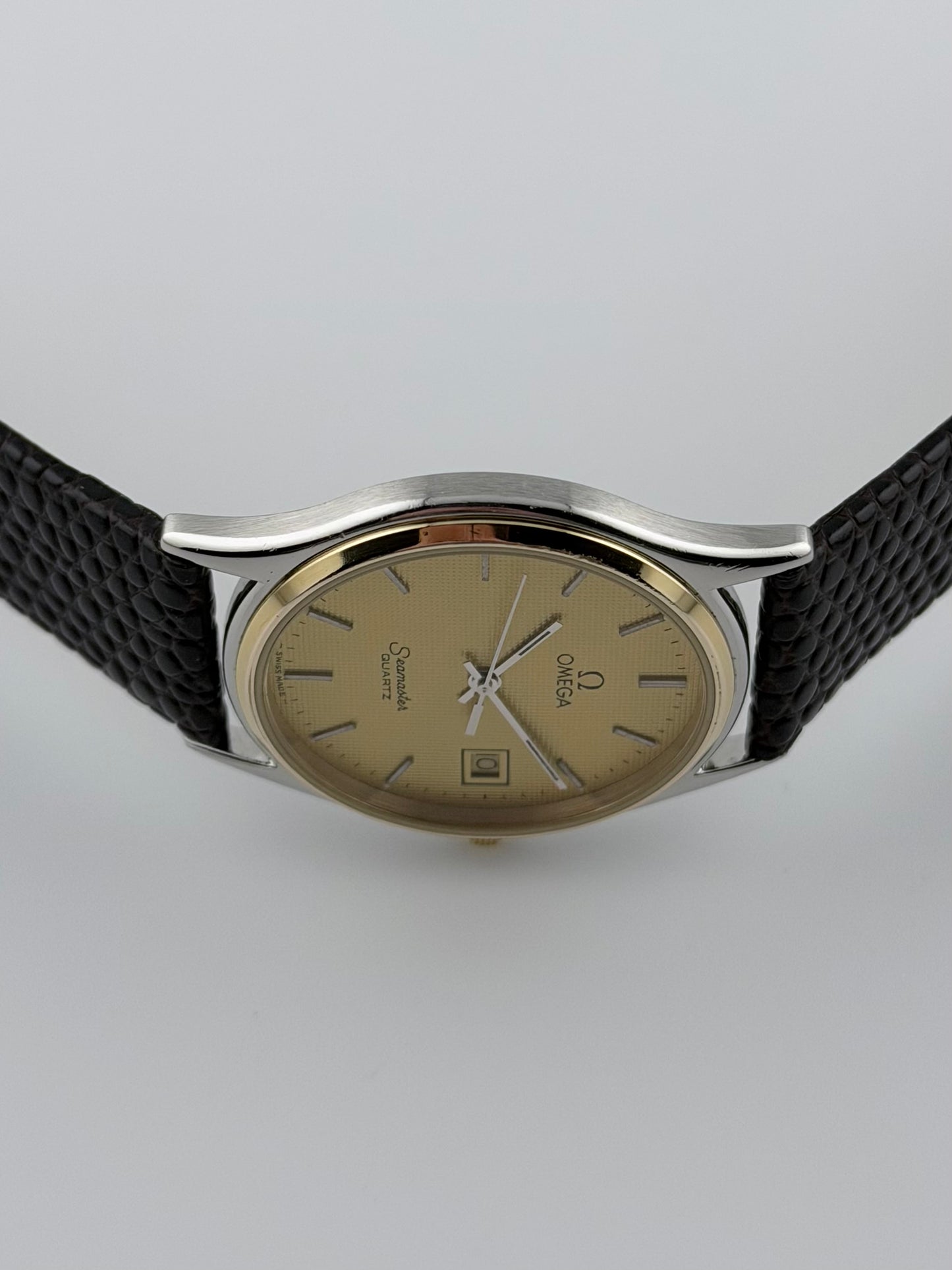 Omega Seamaster Quartz 196.0251 Date - Hobnail Dial