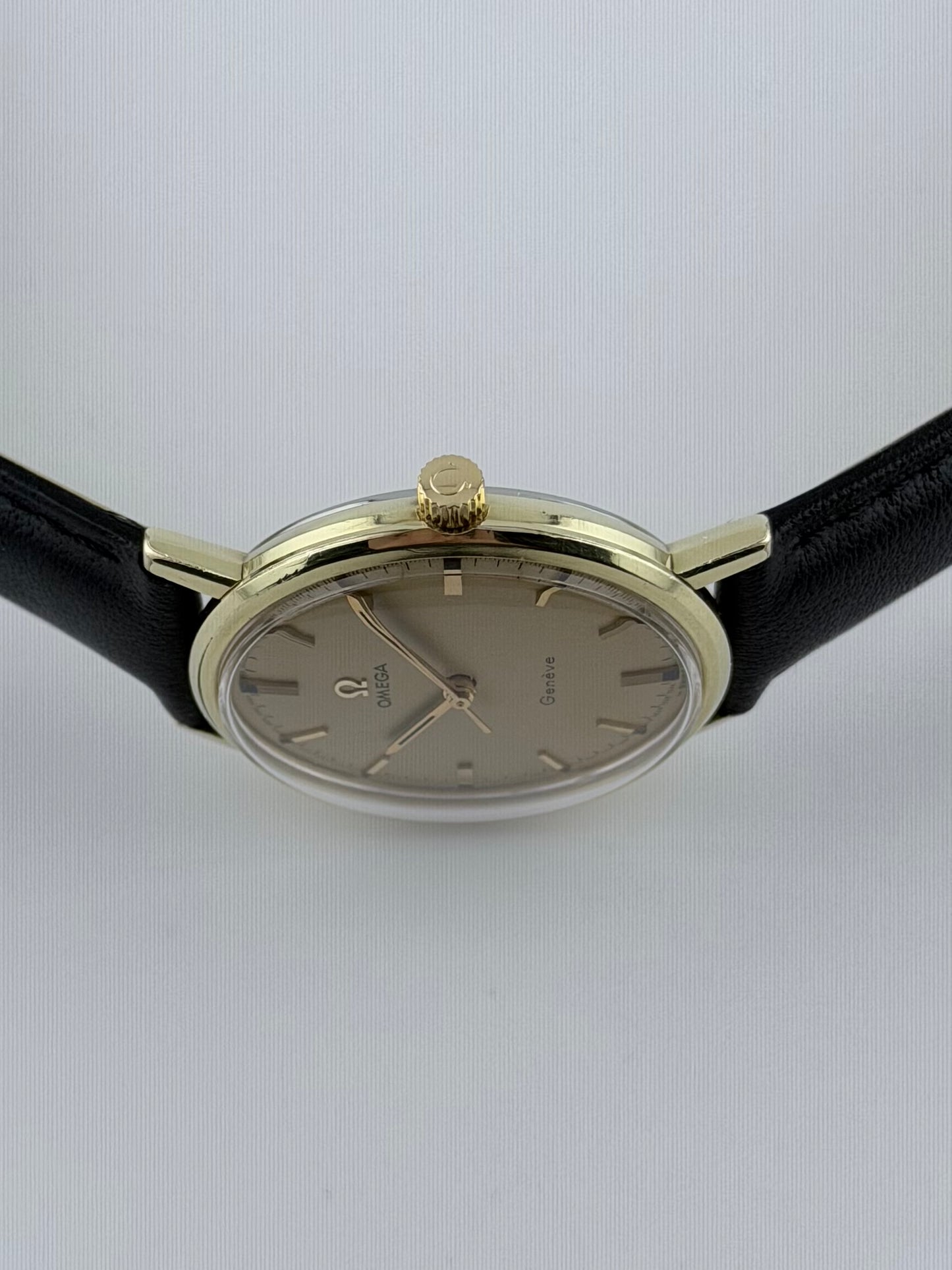Omega Geneve Manual Wind 131.019 - Complete Set! - Box, Wallet, Papers