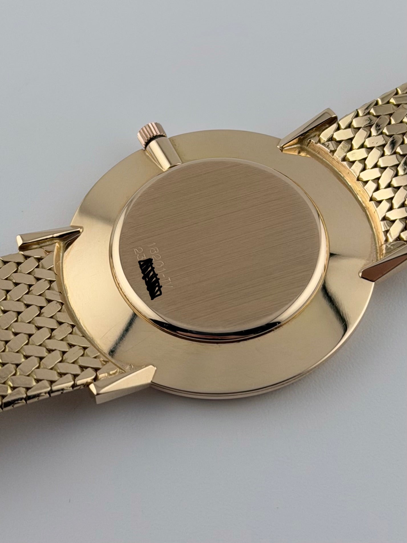 Universal Geneve Manual Wind - Ultra Rare - New Old Stock Khanjar - 18ct Gold