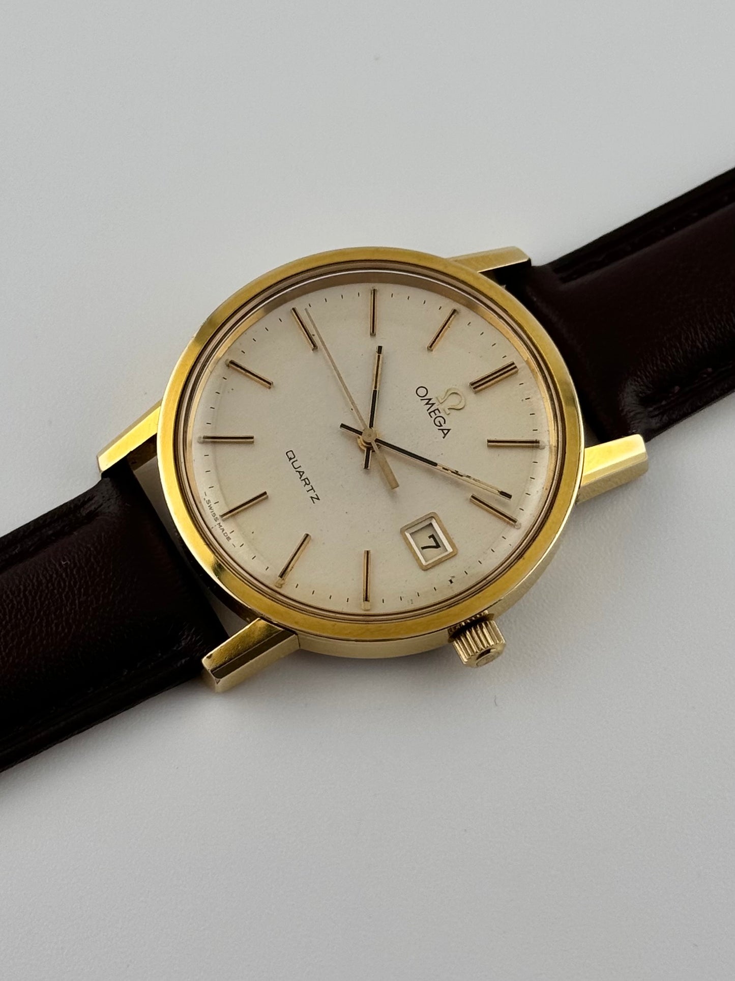 Omega Quartz Date - 196.0160
