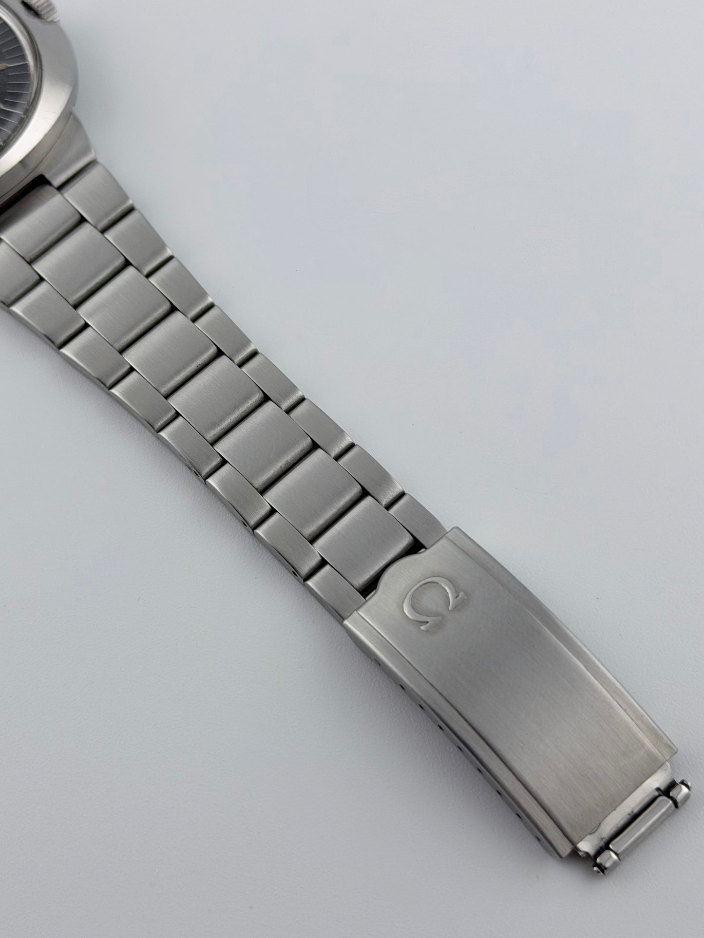 Omega Geneve Dynamic Manual Wind 135.033