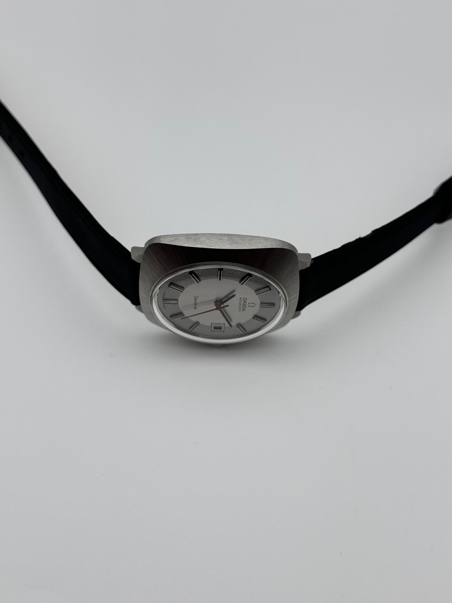 Omega Geneve Automatic Date Record Dial Extremely Rare New Old Stock - 166.081