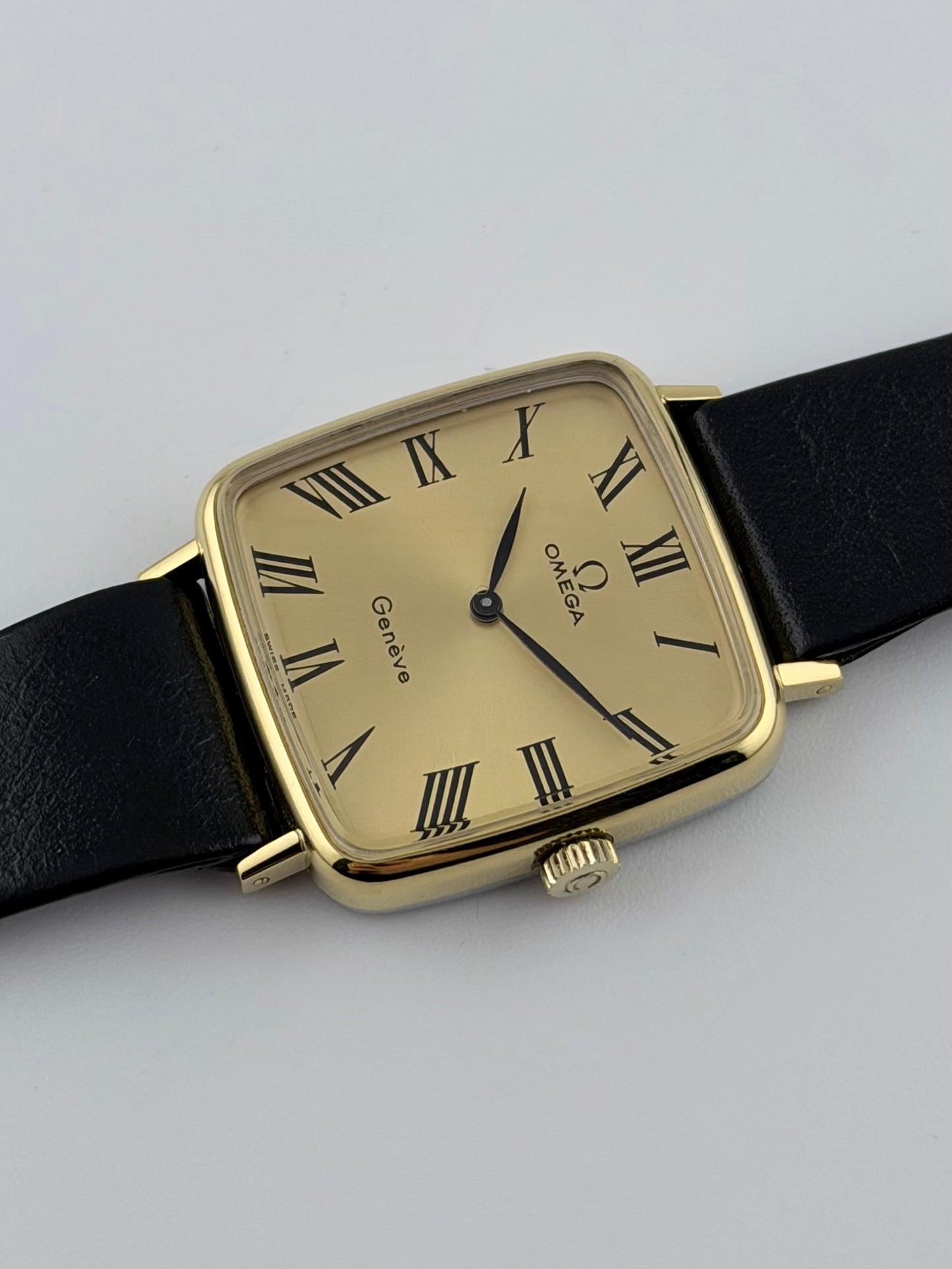 Omega Geneve Tank Manual Wind 511.415 - Original strap and buckle.