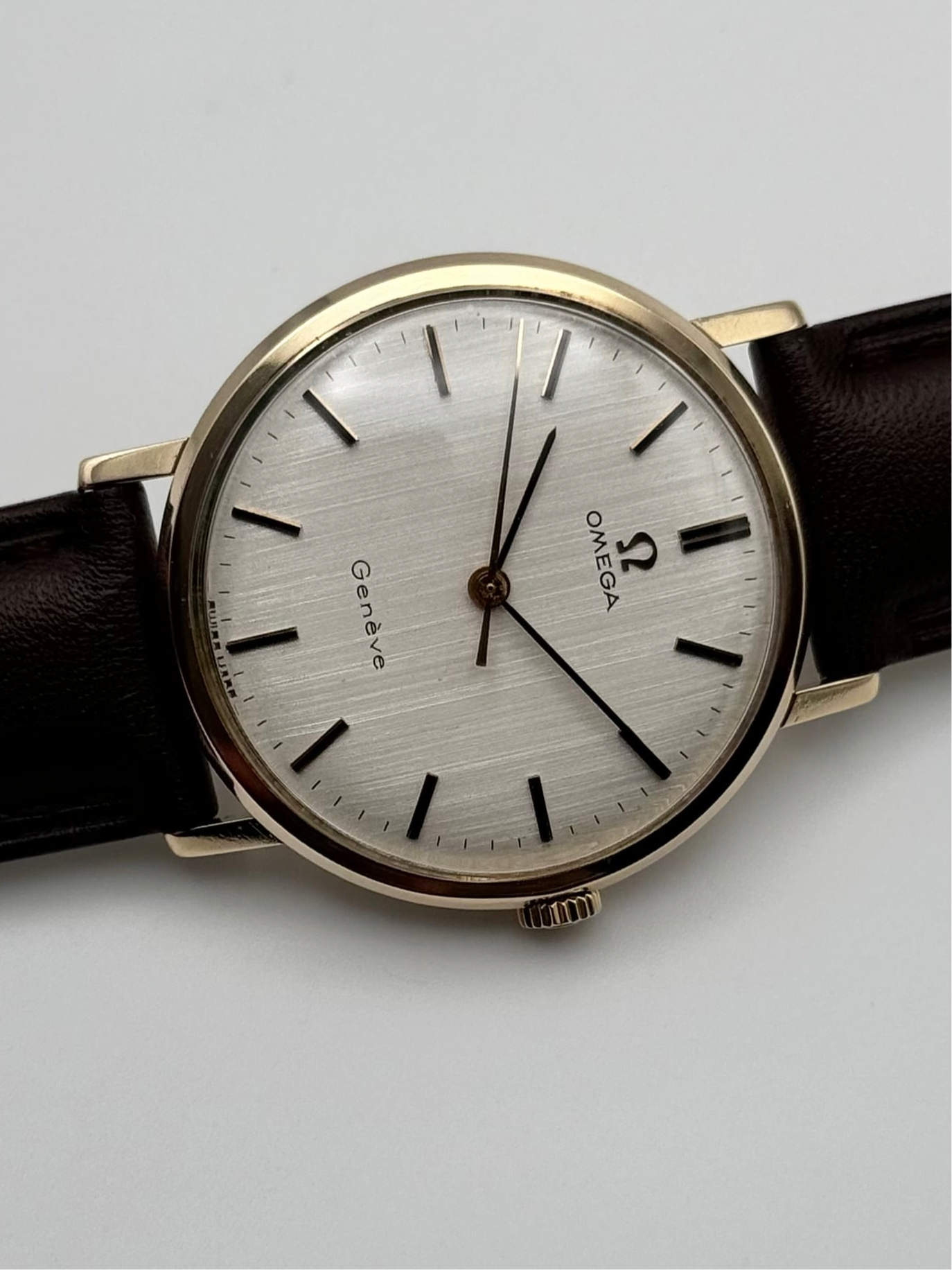 Omega Geneve Manual Wind 9ct Gold 131.25016