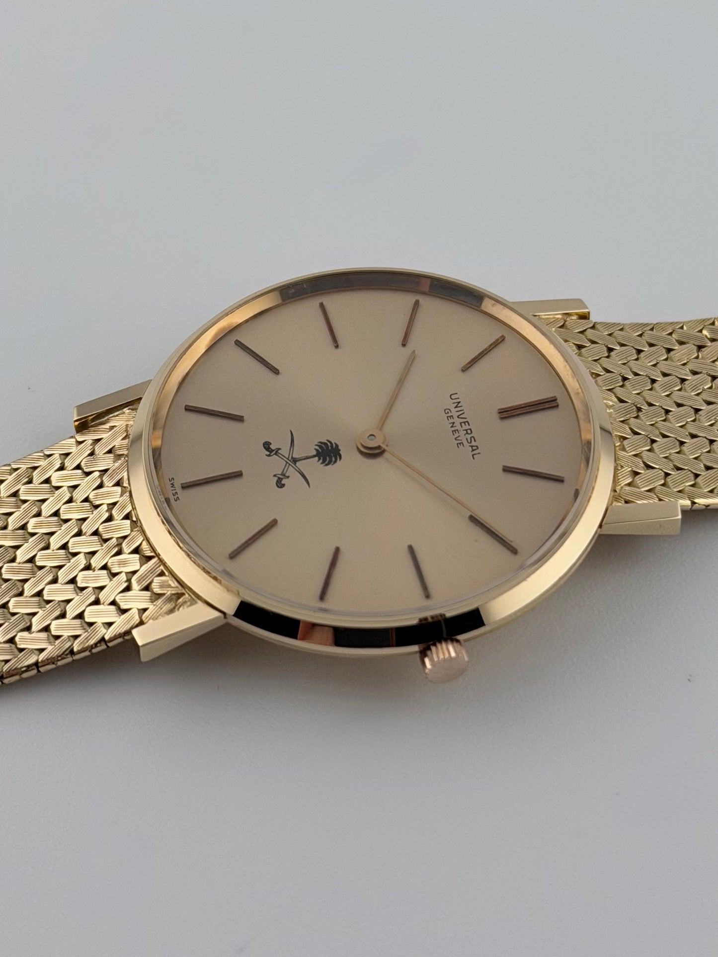 Universal Geneve Manual Wind - Ultra Rare - New Old Stock Khanjar - 18ct Gold