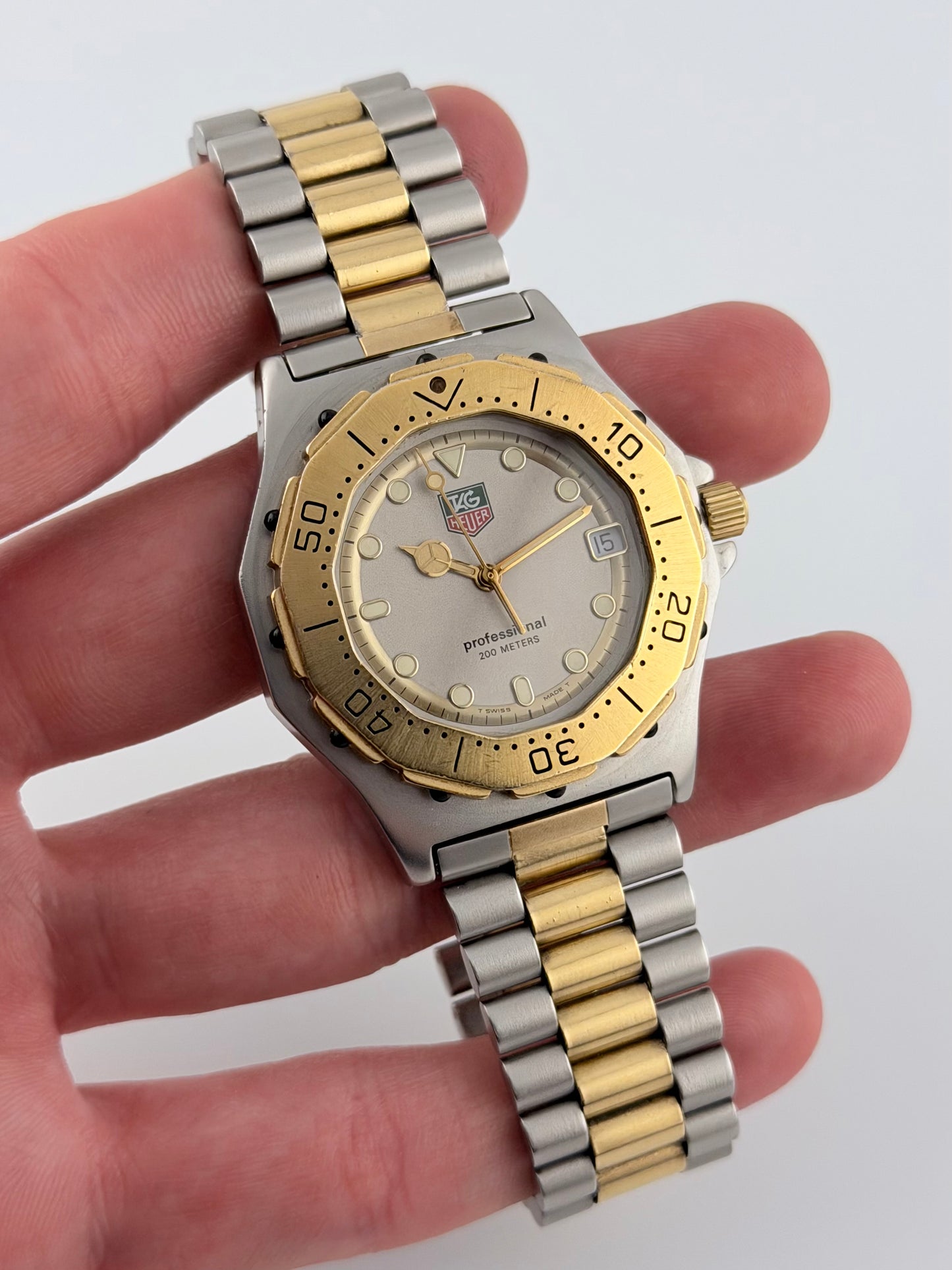 Tag Heuer Professional 200m Quartz Date - 934.206