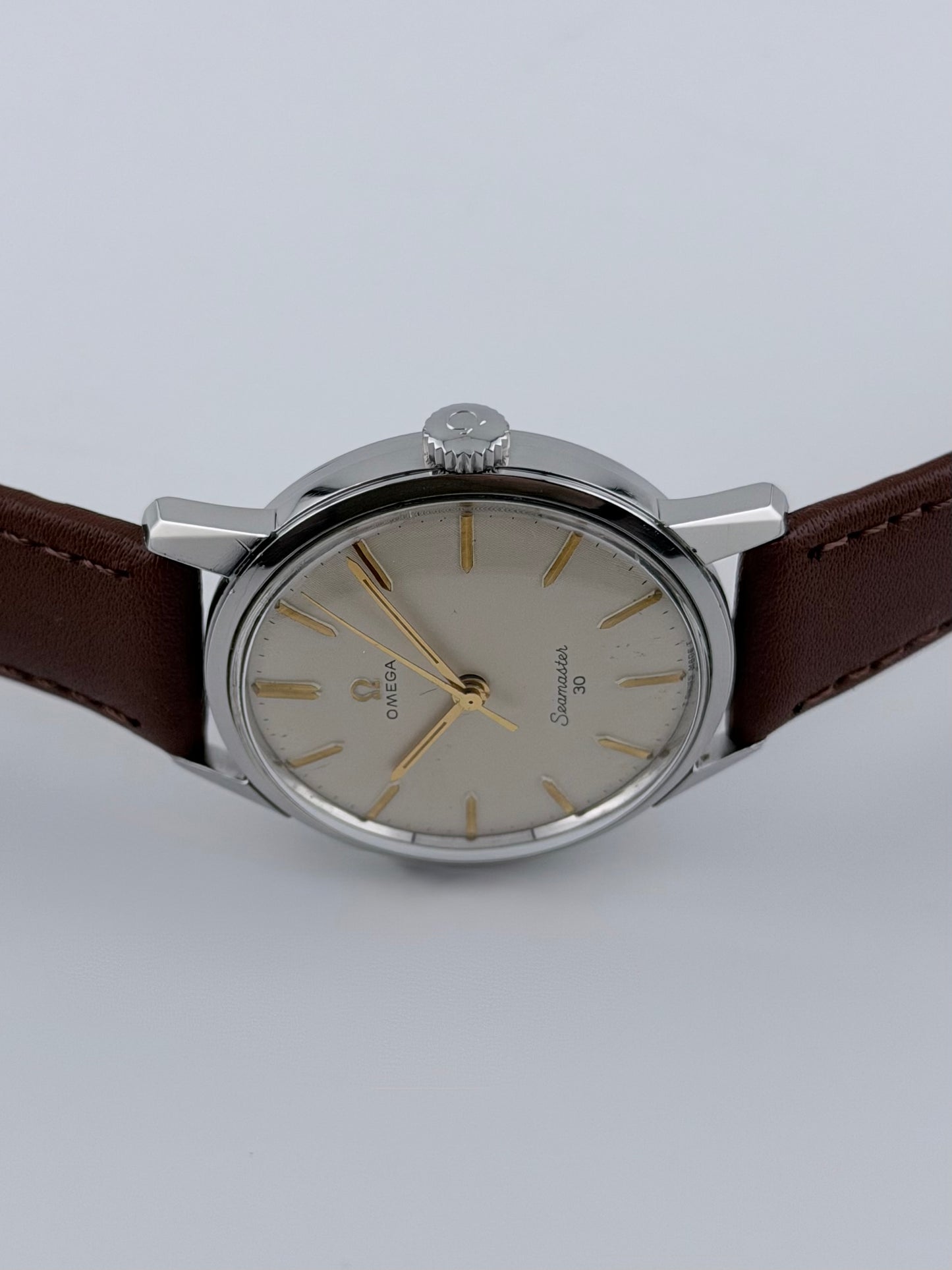 Omega Seamaster 30 Manual Wind 135.007 - Rare linen dial