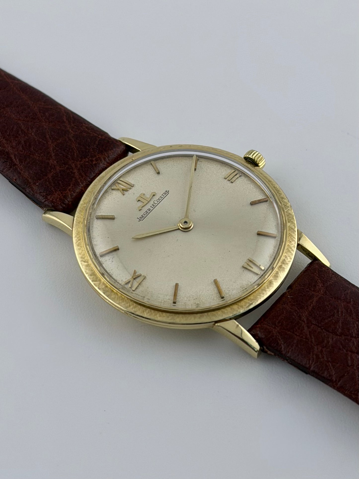 Jaeger LeCoultre Manual Wind 18kt Gold - Rare Florentine Disc Bezel