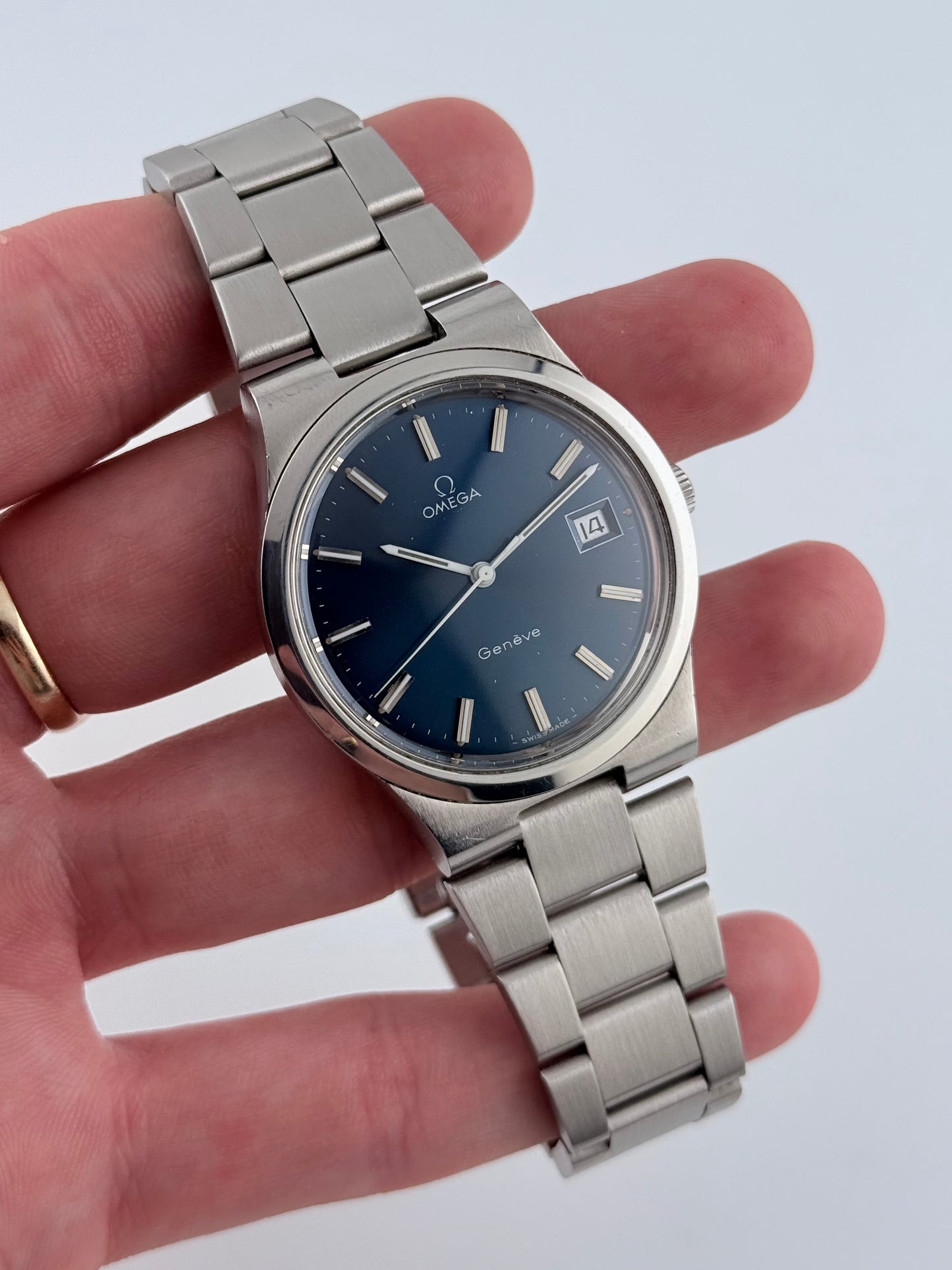 Omega Geneve Date Manual - 136.0103 - Rare Blue Dial - Box and Papers