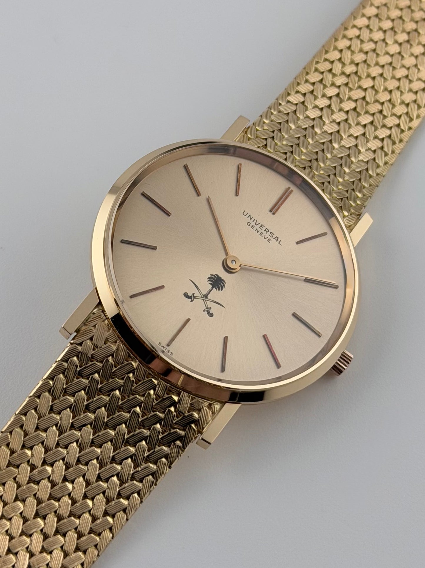 Universal Geneve Manual Wind - Ultra Rare - New Old Stock Khanjar - 18ct Gold