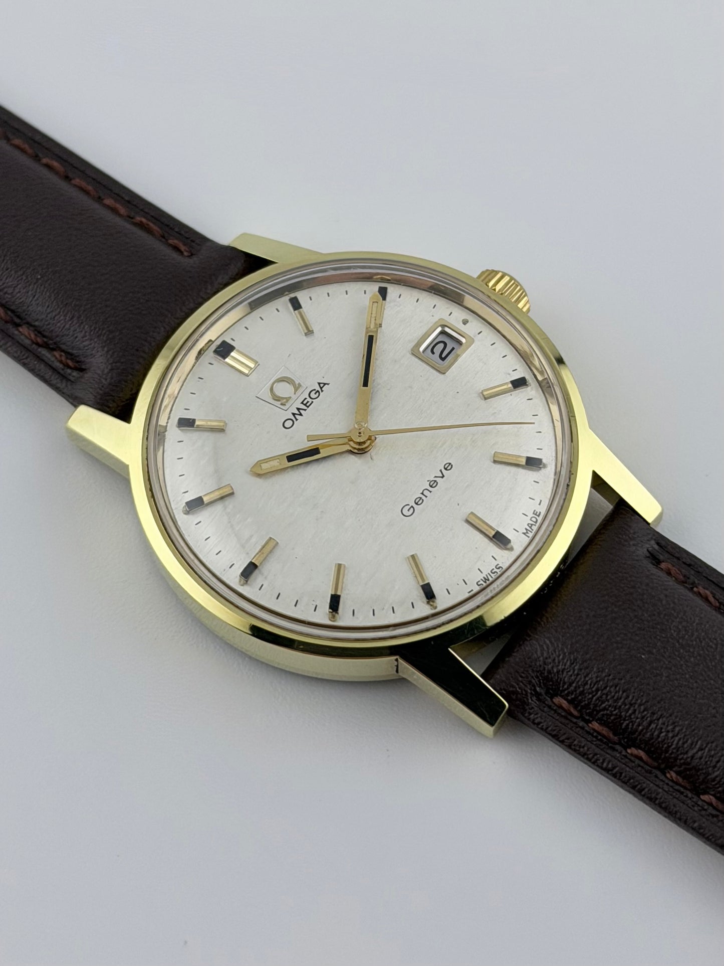 Omega Geneve Manual Wind - 136.070 - Rare Shantung Dial