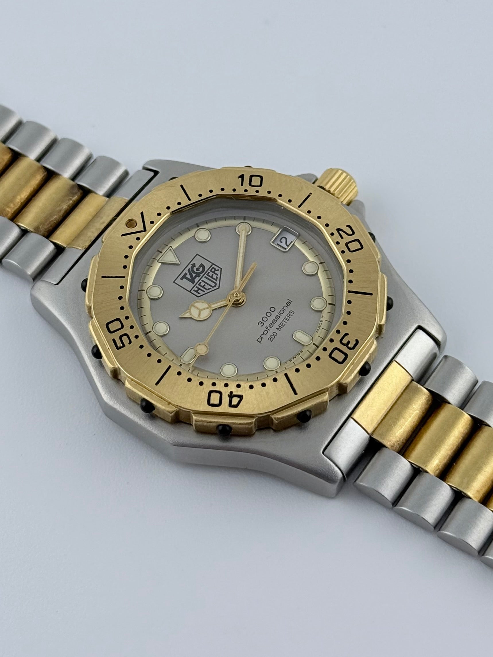 Tag Heuer Professional 3000 Quartz Date - 934.213 – The Wrist Watcher