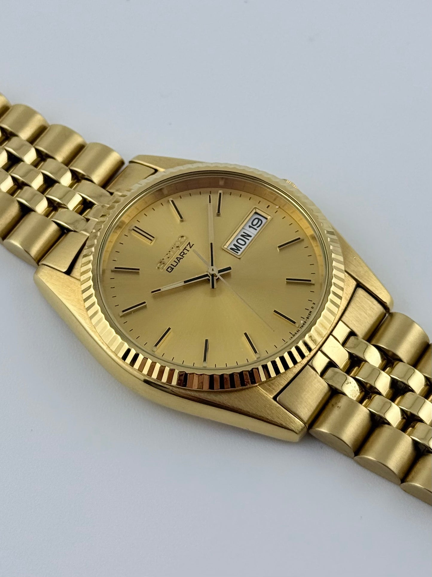 Seiko Quartz “Datejust” 7N43-8111