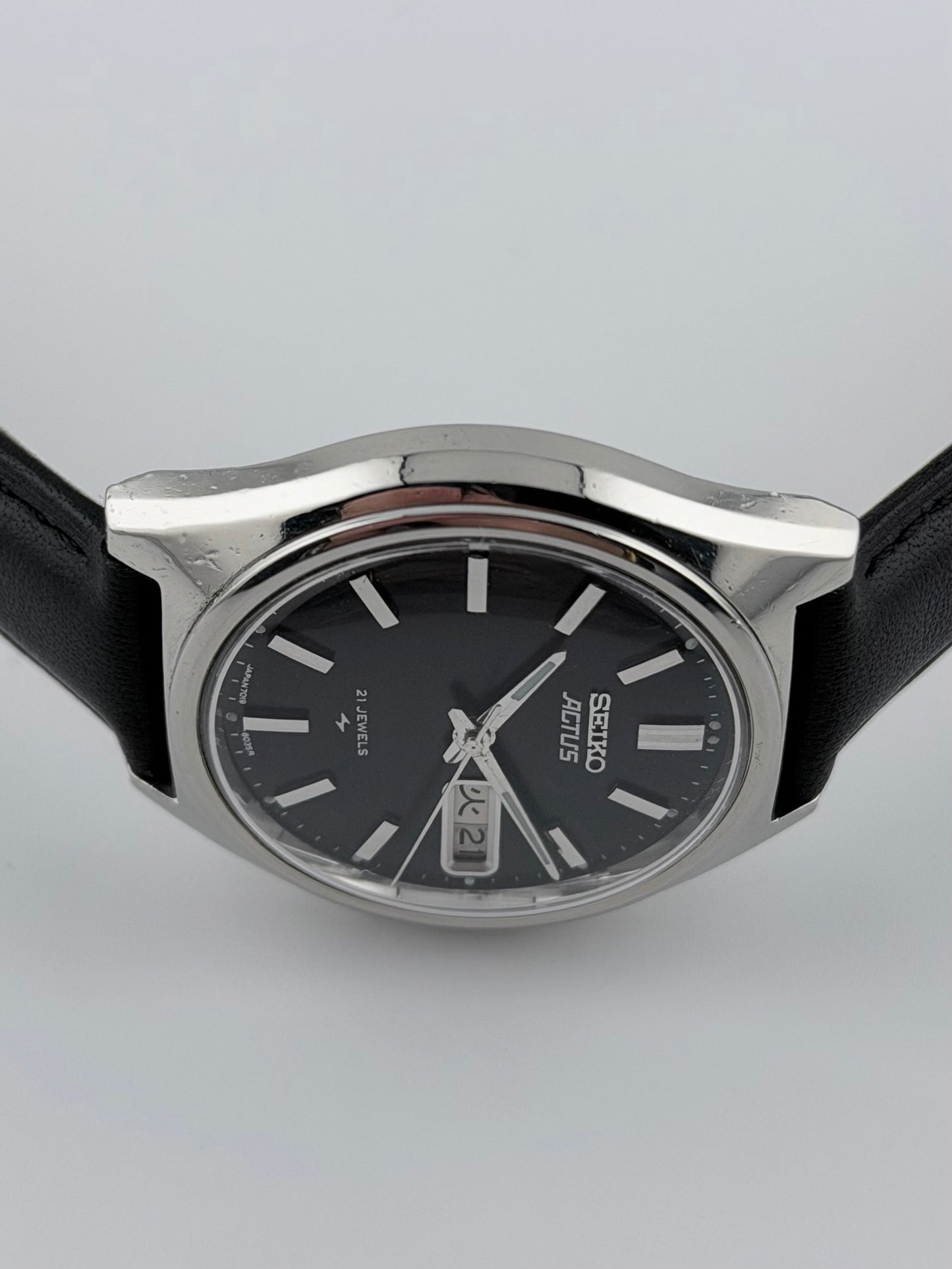Seiko Actus Japanese Day-Date 7019-8010