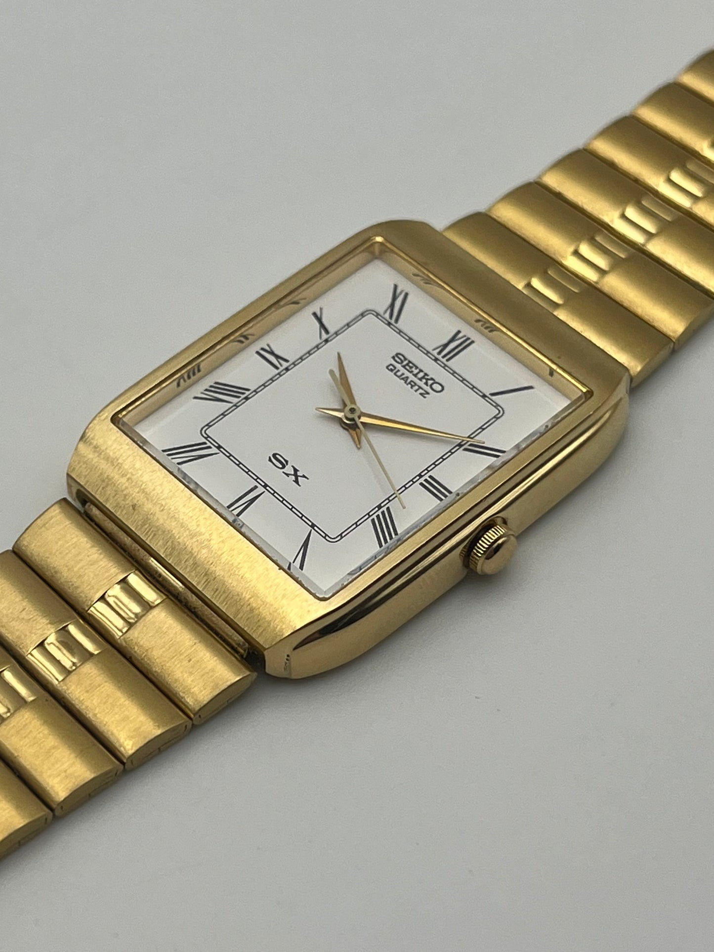 Seiko SX Quartz Tank V701-5K00