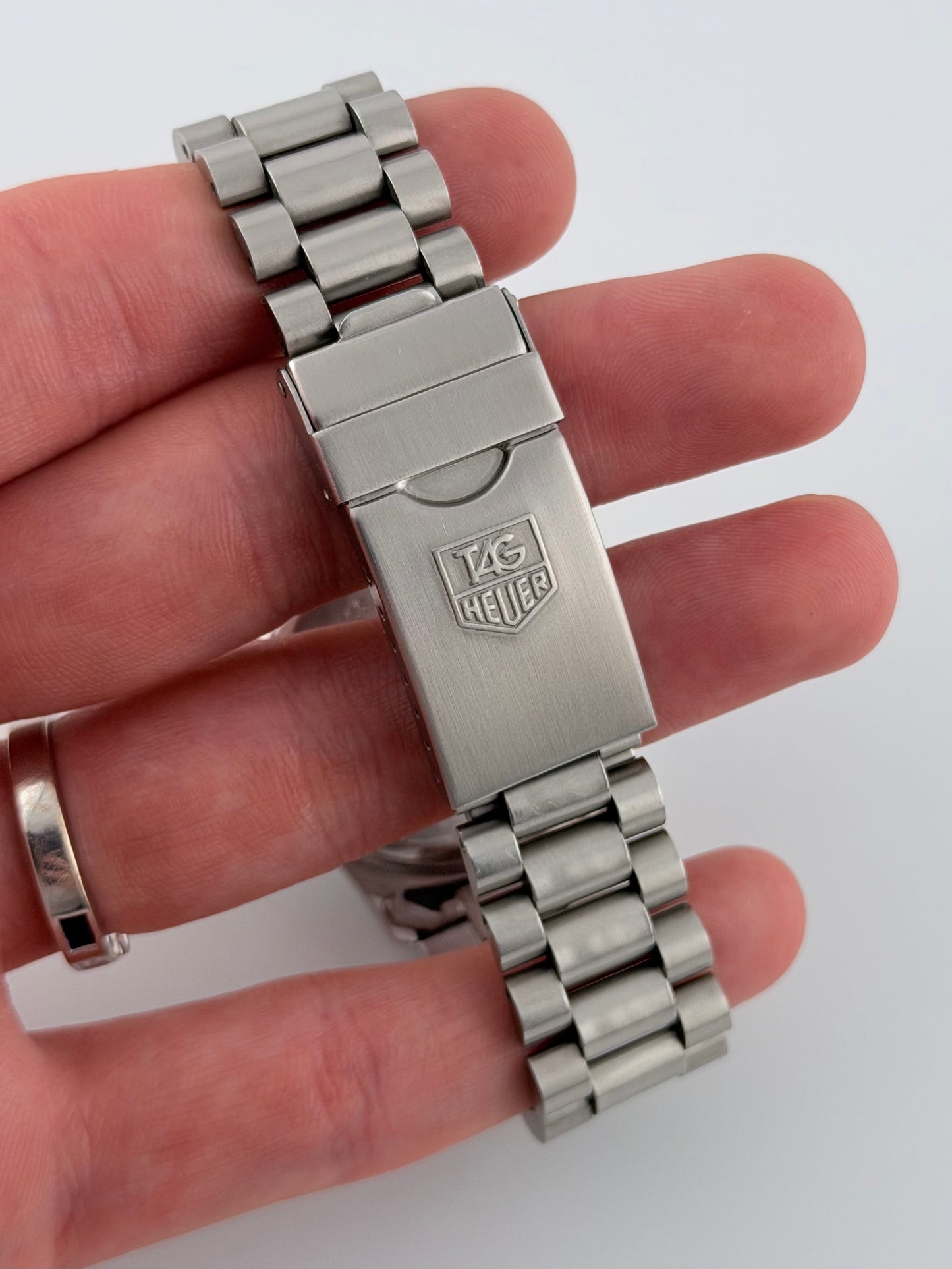 Tag Heuer Professional 2000 Quartz Date - 962.213