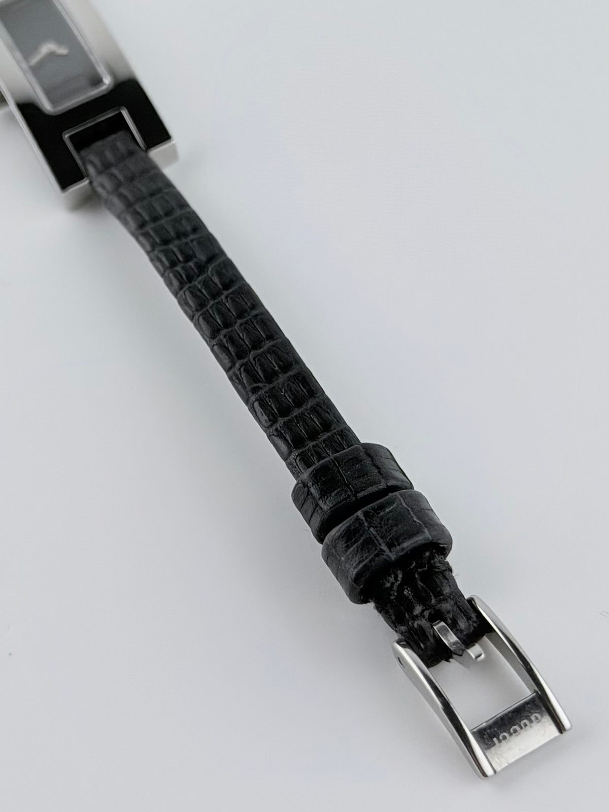 Gucci 3900L Quartz - Ladies - Black Dial