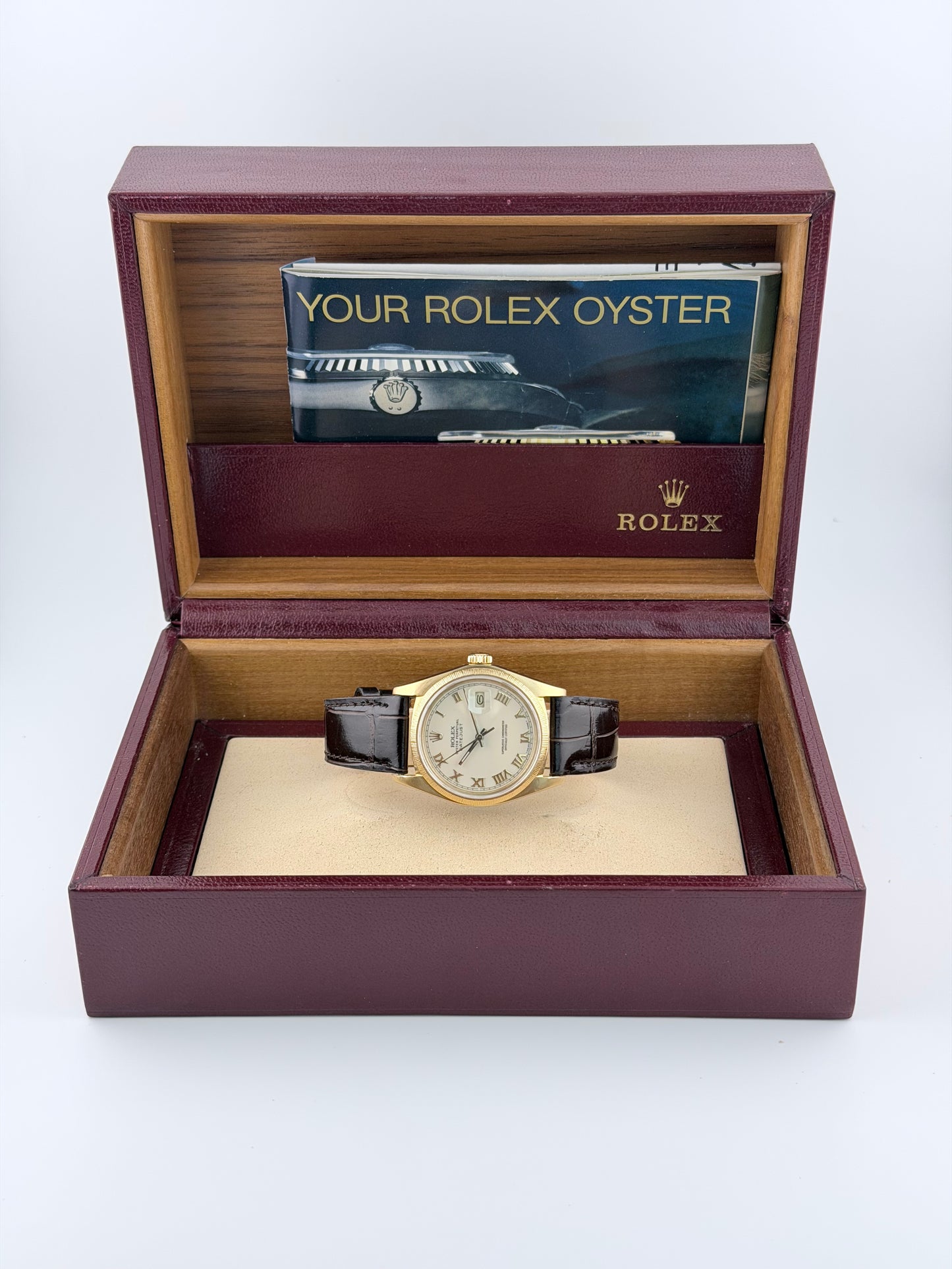 Rolex Oyster Perpetual Datejust - 16078 - 18k Gold - Original Box & Booklets