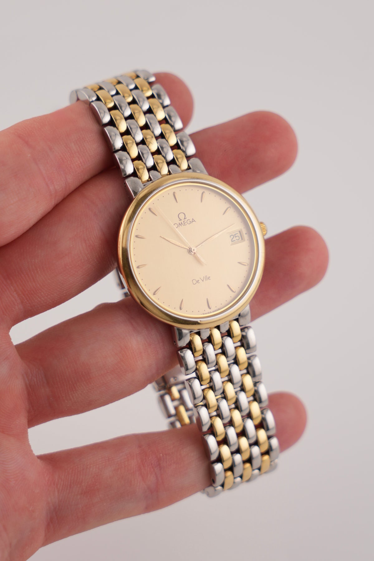 Omega De Ville Quartz Date 396.2432  - Original bracelet