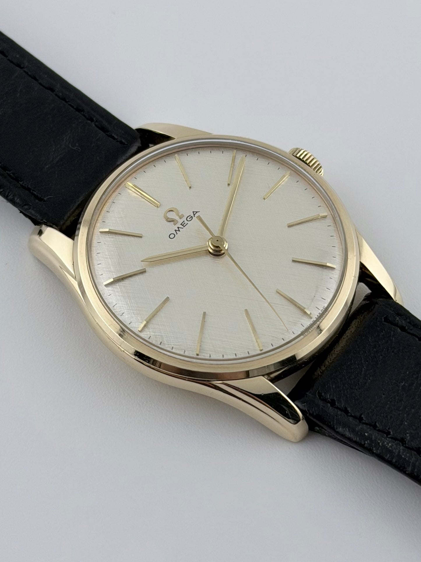 Omega Manual Wind 9ct Gold - 131.5405 - Linen Dial